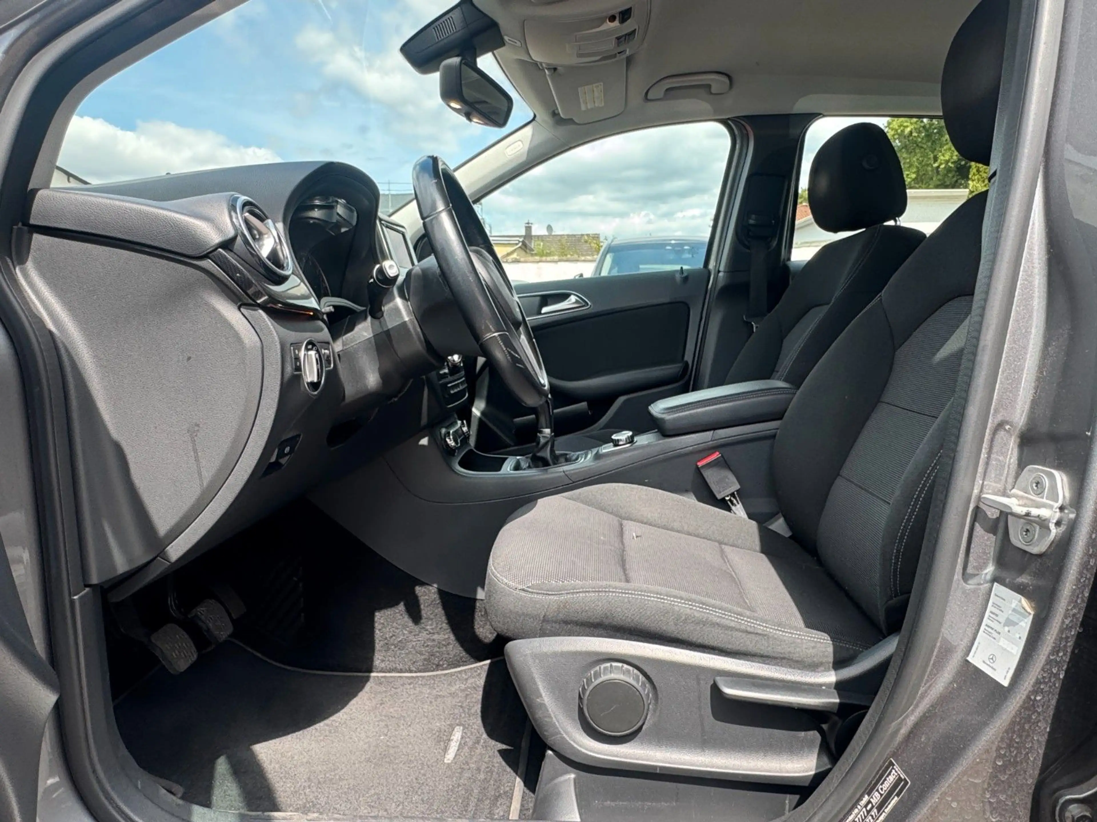 Mercedes-Benz B 180 *Navi*Sitzhzg*AHK* — photo 12