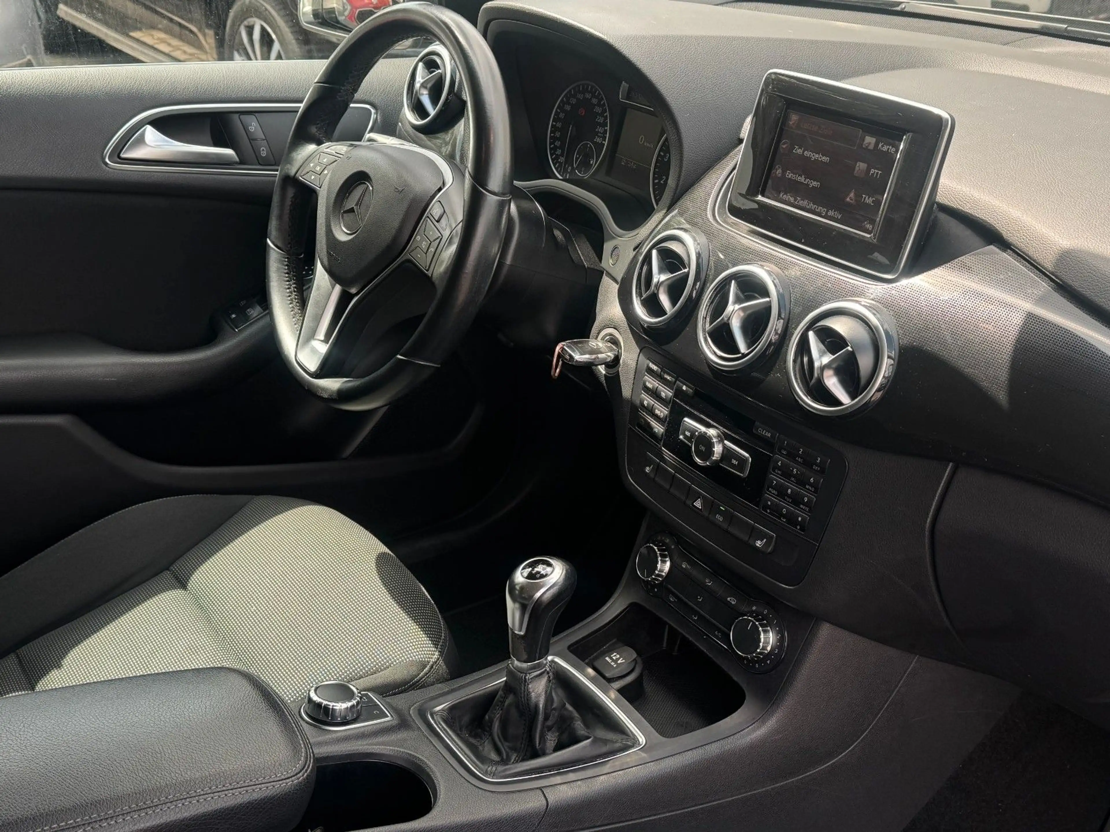 Mercedes-Benz B 180 *Navi*Sitzhzg*AHK* — photo 15