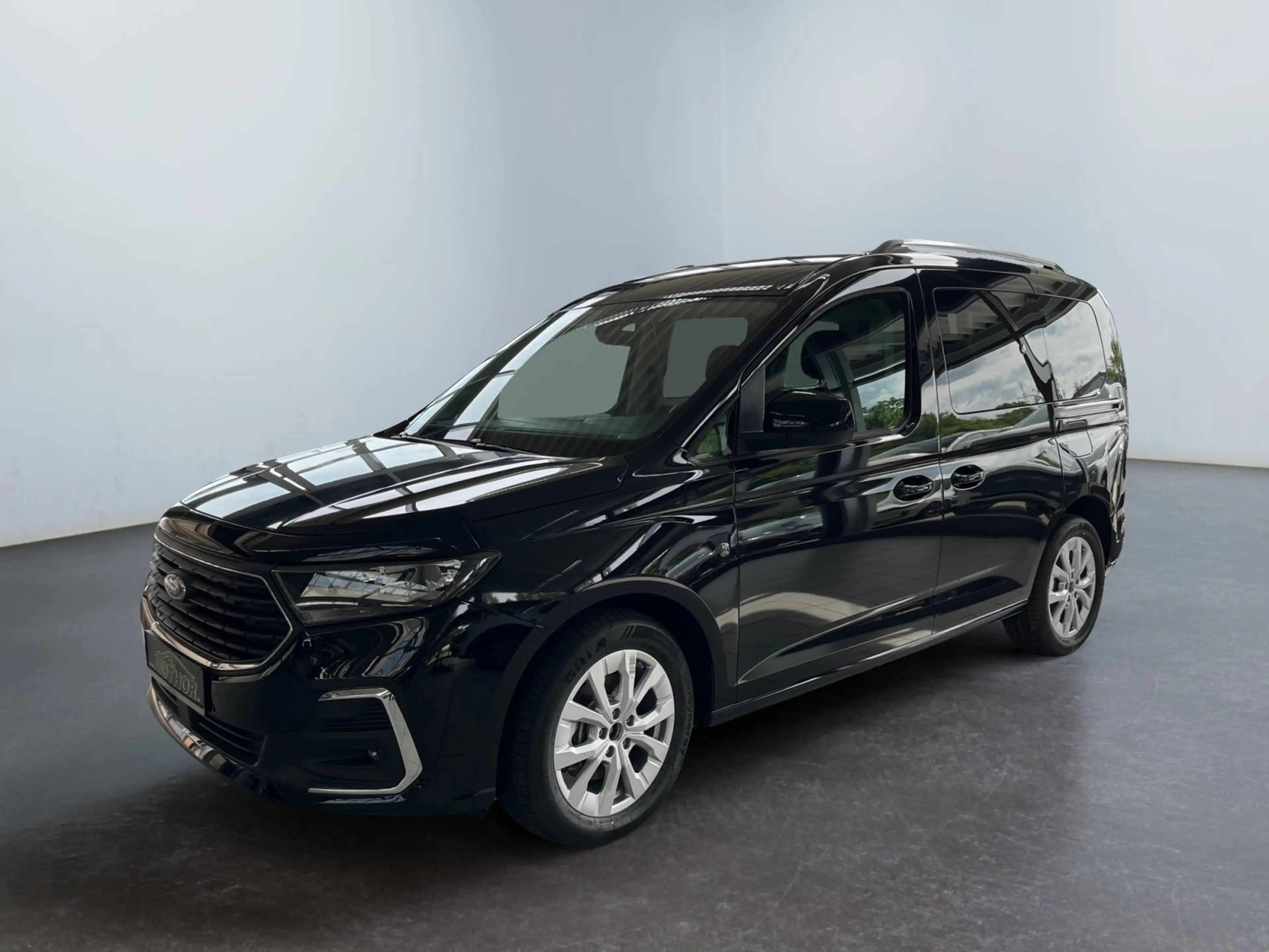 Ford Tourneo Connect Titanium 2.0 EcoBlue DSG TWA+PDC — photo 2
