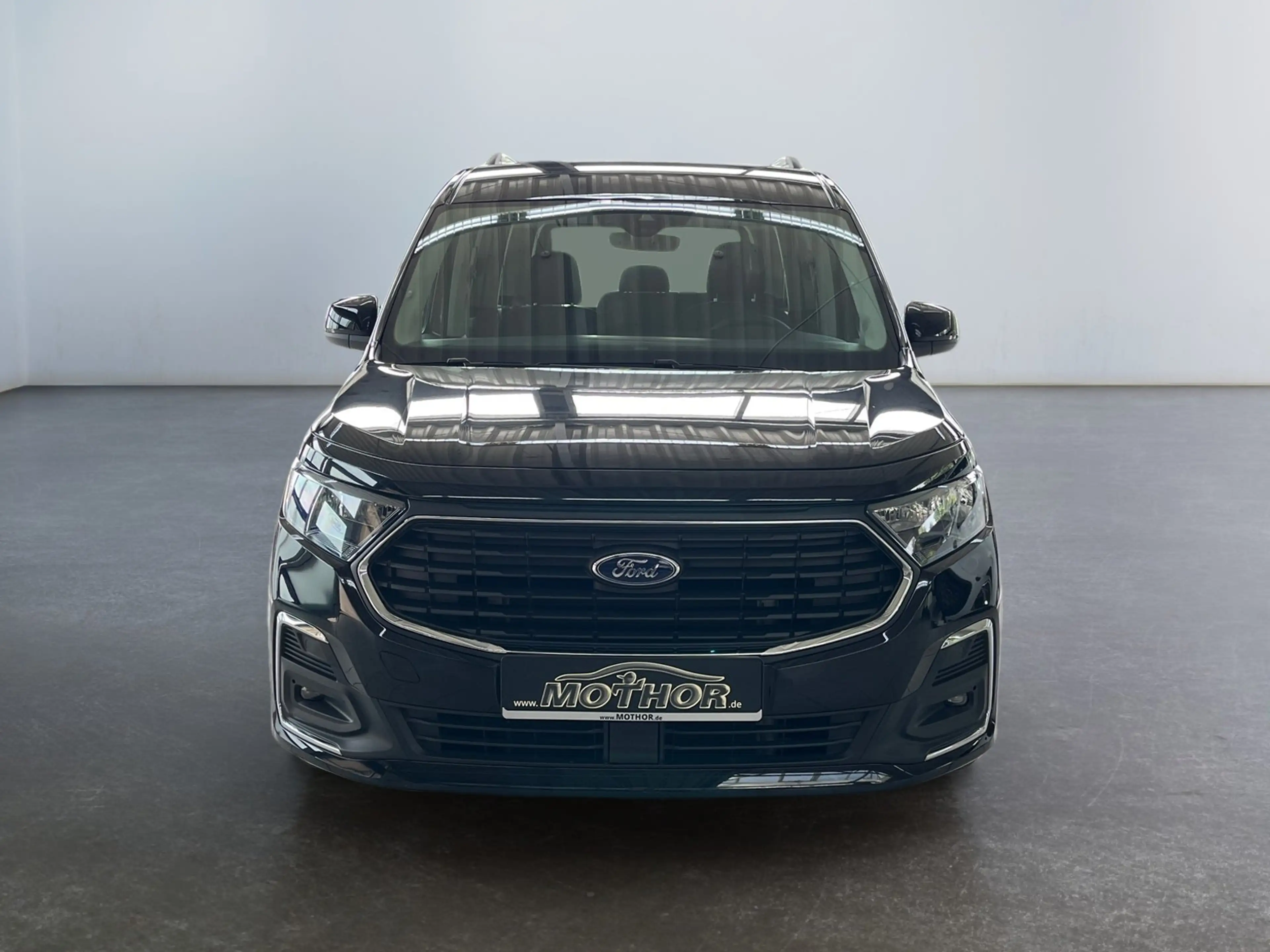 Ford Tourneo Connect Titanium 2.0 EcoBlue DSG TWA+PDC — photo 6