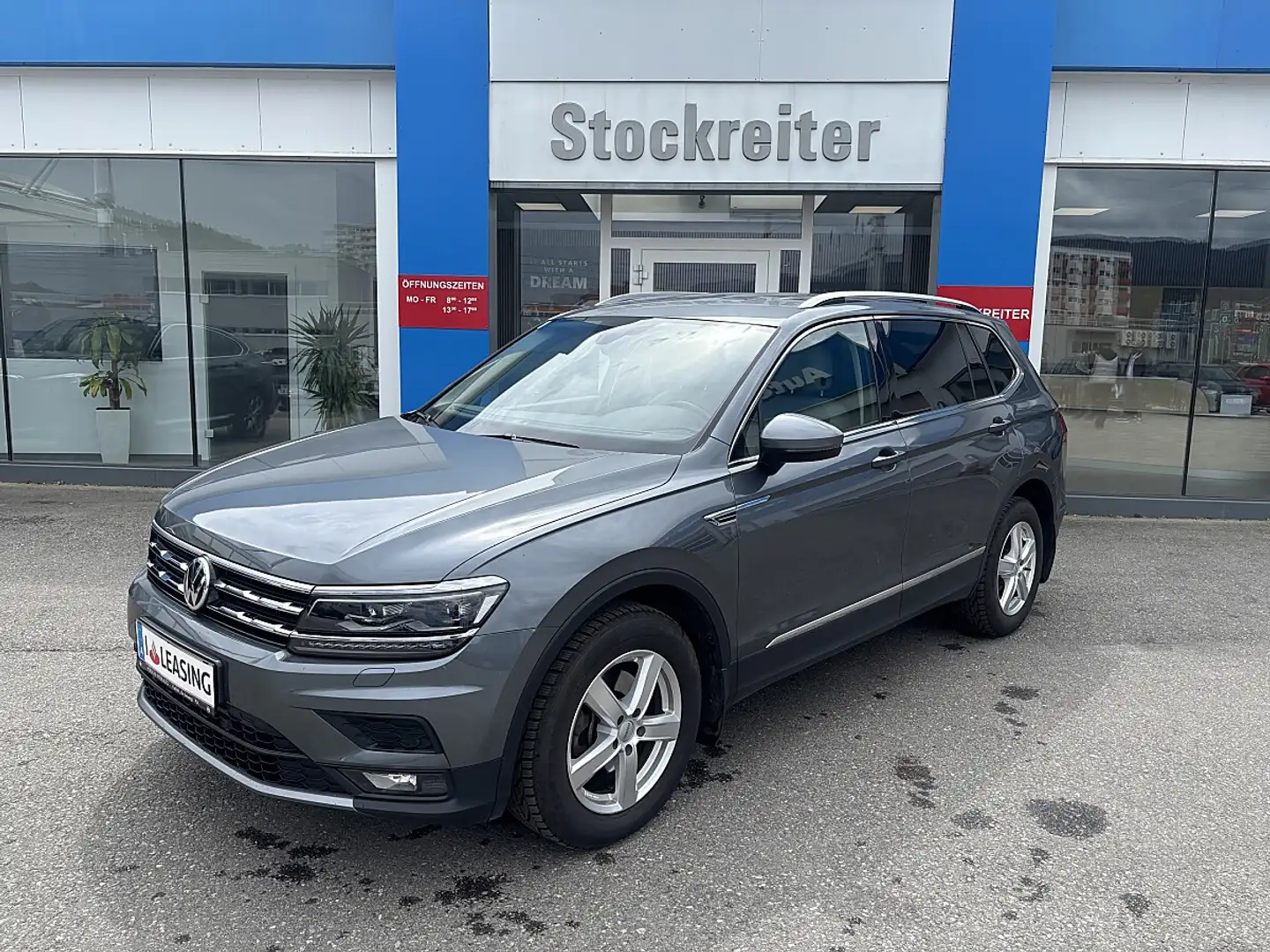 Volkswagen Tiguan Allspace Tiguan 1,4 TSI Allspace DSG*LED*PDC*7SITZER*AHK... Grau - 1