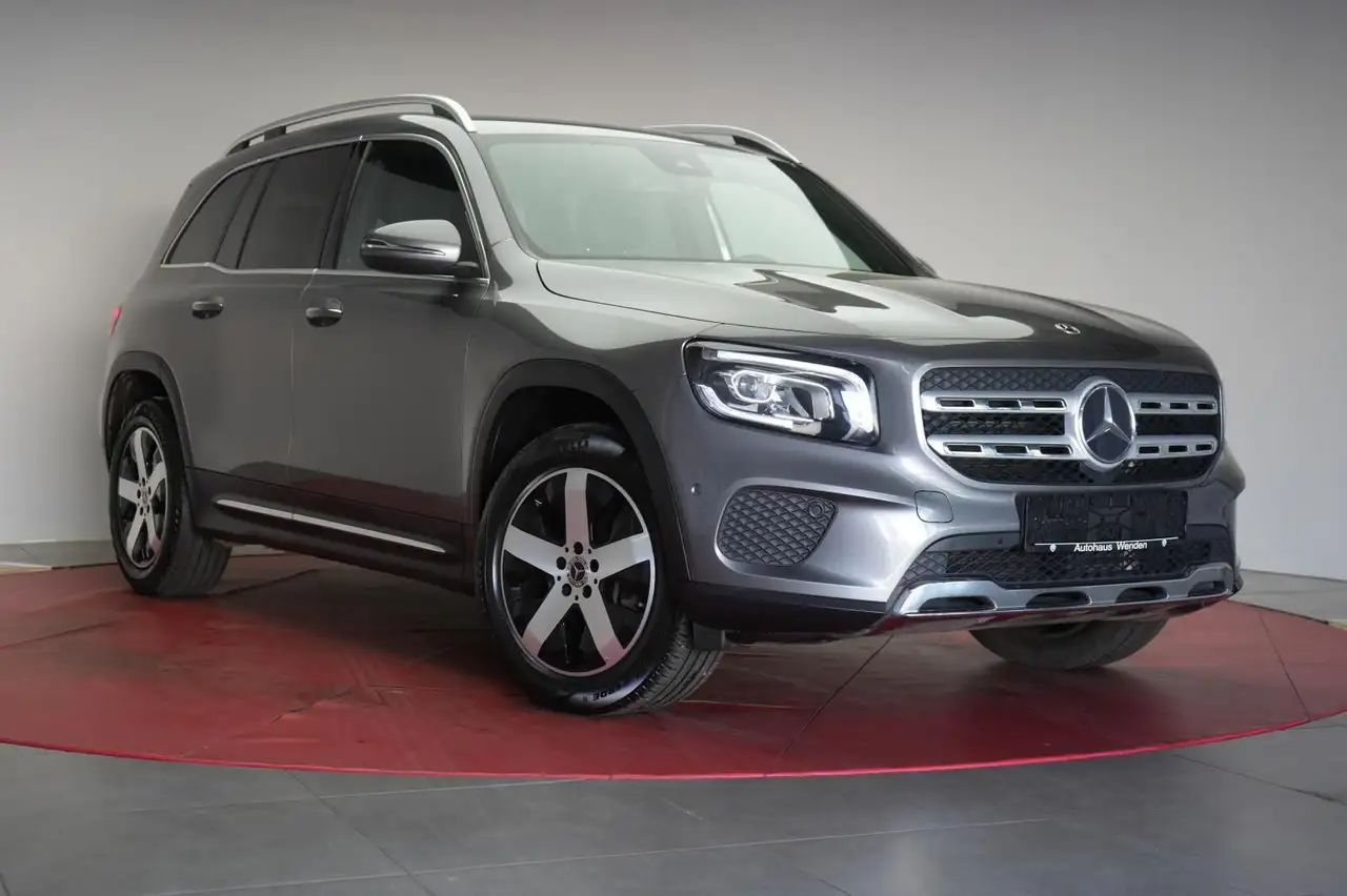 Mercedes-Benz GLB 220