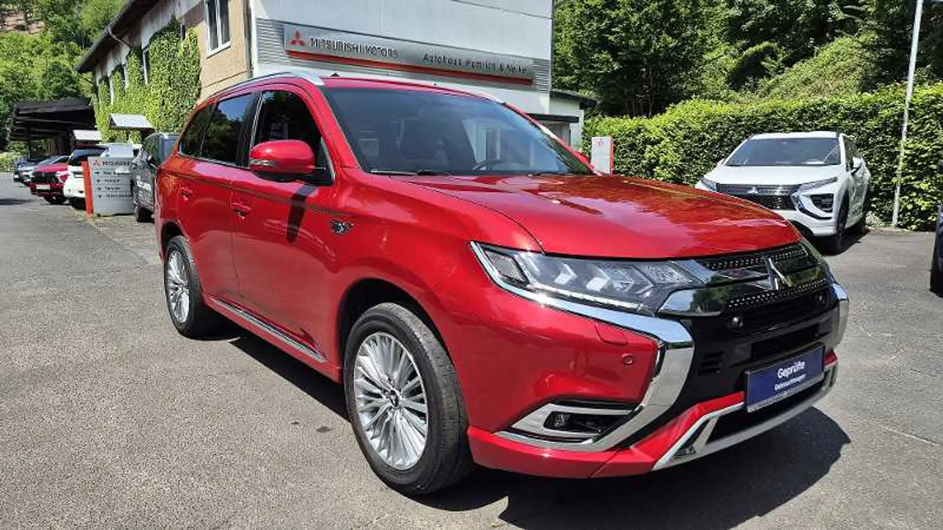 Mitsubishi Outlander Outlander Plug-in Hybrid PLUS / Intro 4WD Rot - 1
