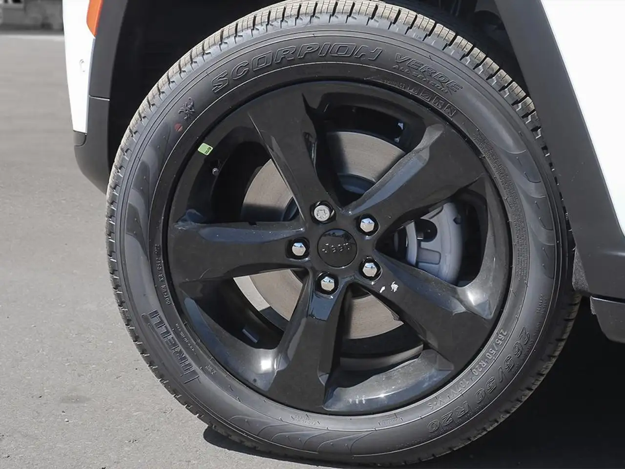 Jeep Grand Cherokee снимка Jeep Grand Cherokee