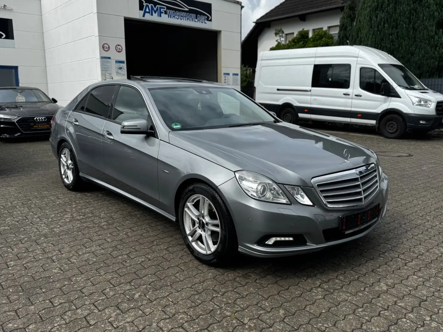 Mercedes-Benz E 350 E -Klasse Lim. E 350 CDI BlueEfficiency Zilver - 2