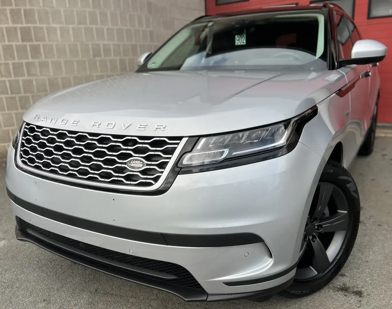 Land Rover Range Rover Velar 2.0 TD4 + CAR-PASS + CAMÉRA + NAVI + PANO Gris - 1