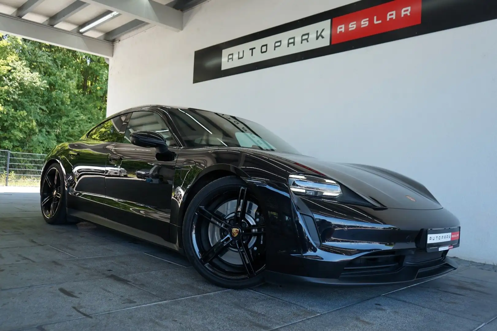 Porsche Taycan 4 S/Clubleder/PANO/P-DISPLAY/93KW/MEGA!! Zwart - 1