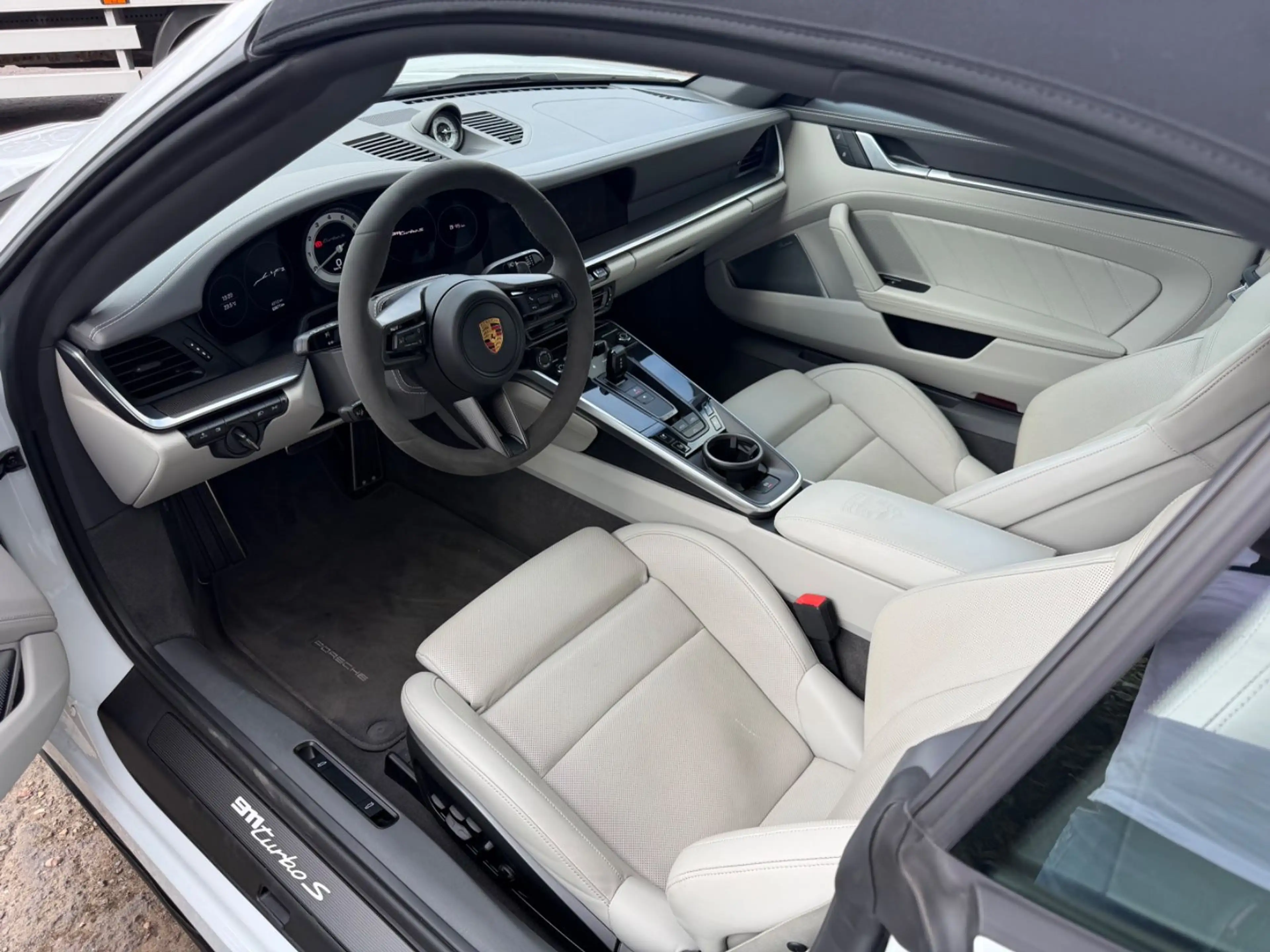 Porsche 911 Turbo S Cabriolet/Aero Paket/Unfallfrei/ — photo 2
