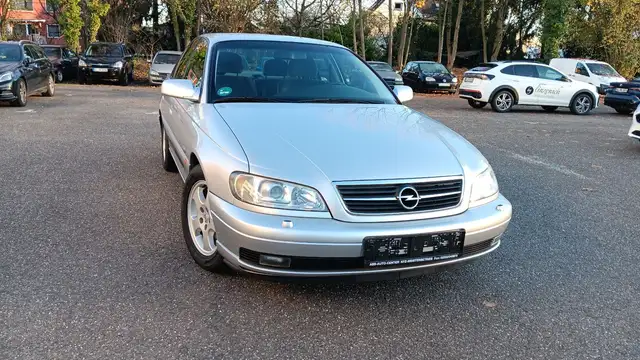 Opel Omega 2.216V Edition 2000 Lückenloses Scheckheft