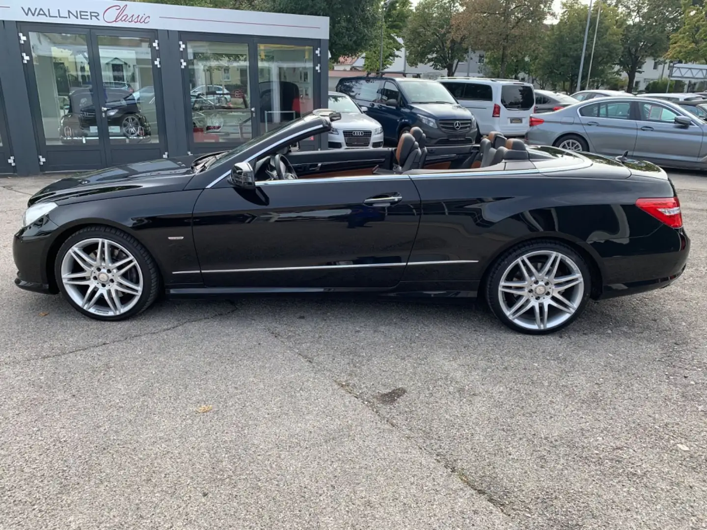 Mercedes-Benz E 500 Cabrio  Designo AMG Mega Voll Zwart - 2