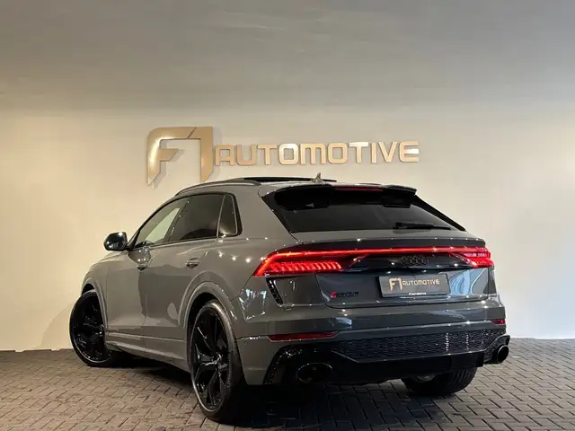 Audi RS Q8 view 8