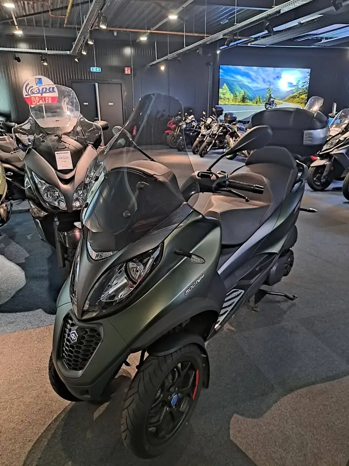 Piaggio MP3 500