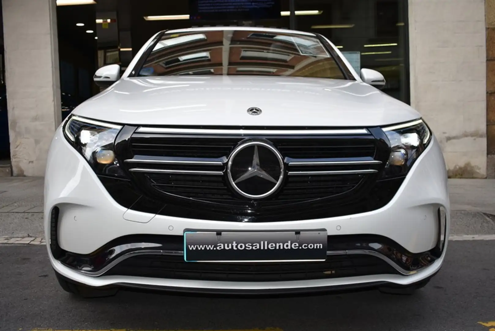 Mercedes-Benz EQC 400 4MATIC Wit - 2