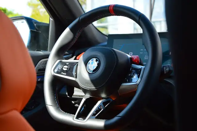 BMW M5 view 11