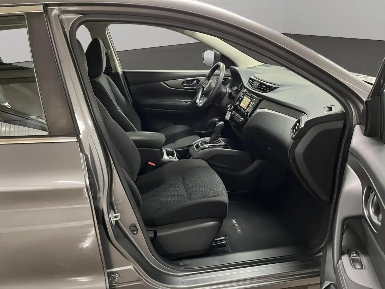 Nissan Qashqai снимка Nissan Qashqai