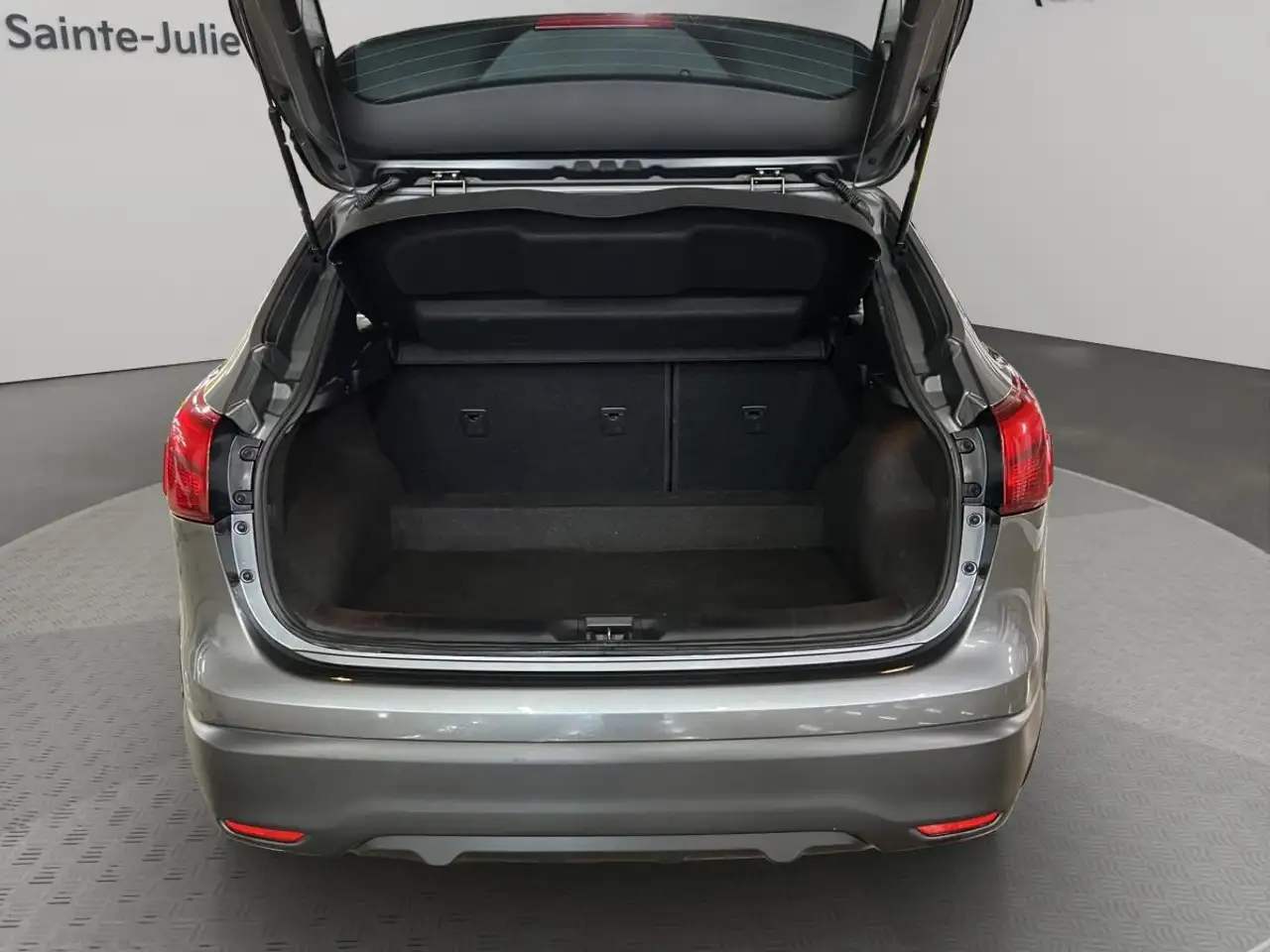 Nissan Qashqai снимка Nissan Qashqai