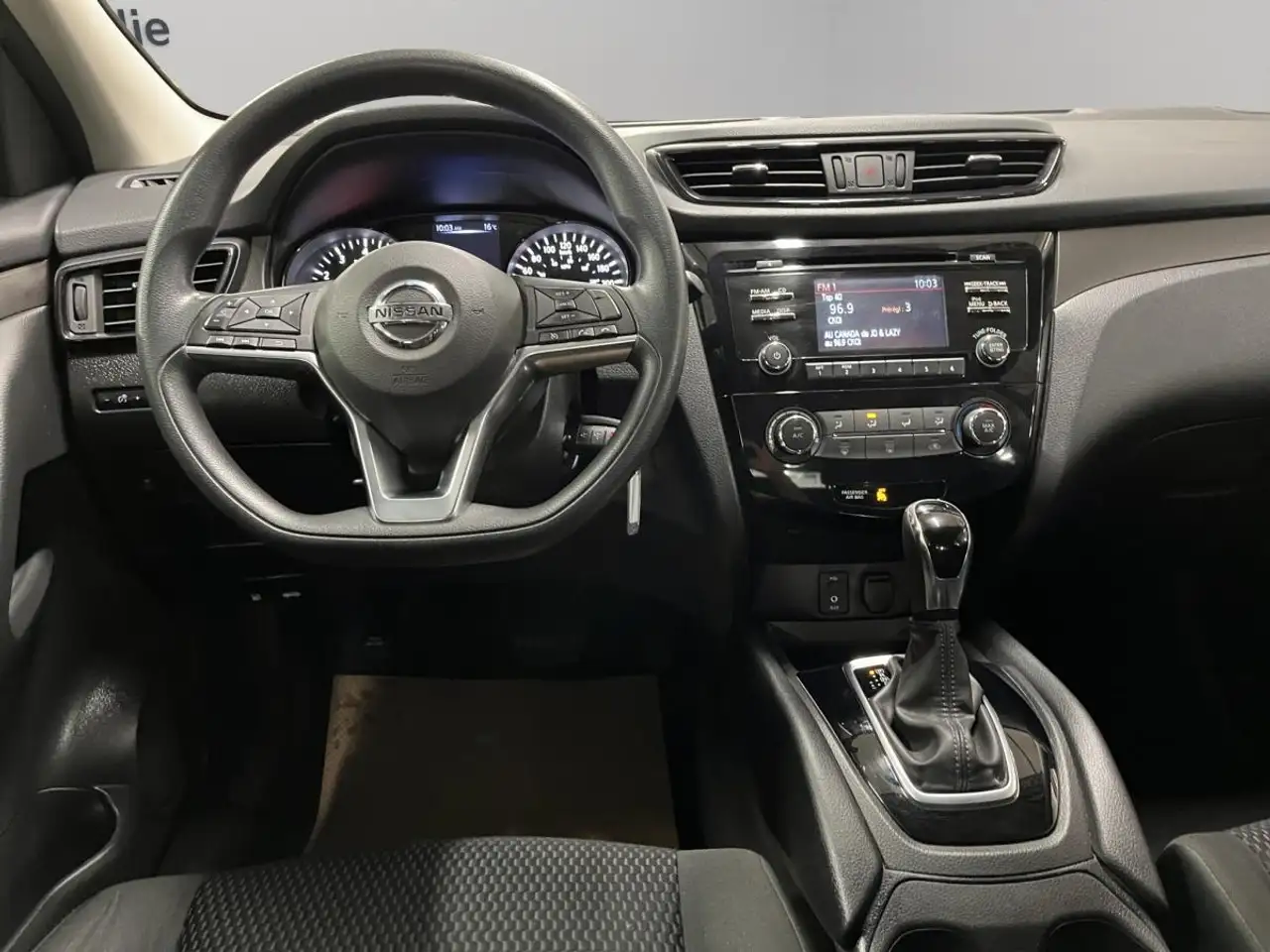 Nissan Qashqai снимка Nissan Qashqai