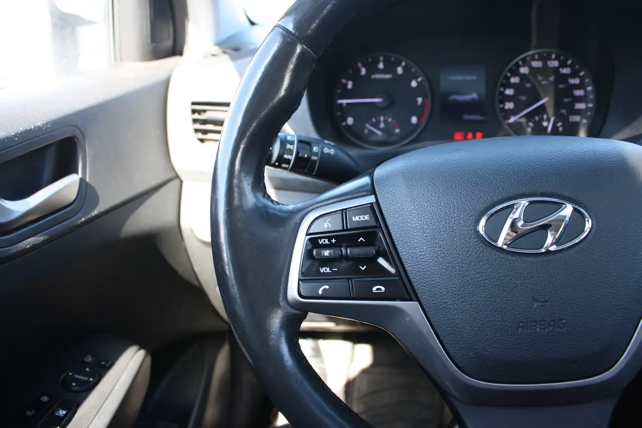 Hyundai ACCENT снимка Hyundai ACCENT
