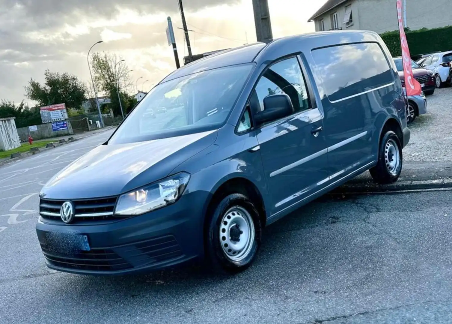 Volkswagen Caddy MAXI 2.0 TDI 102CV DSG6 Business Line 9159HT DISTRIBUTION NEUVE ENTRETIEN A JOUR Gris - 1