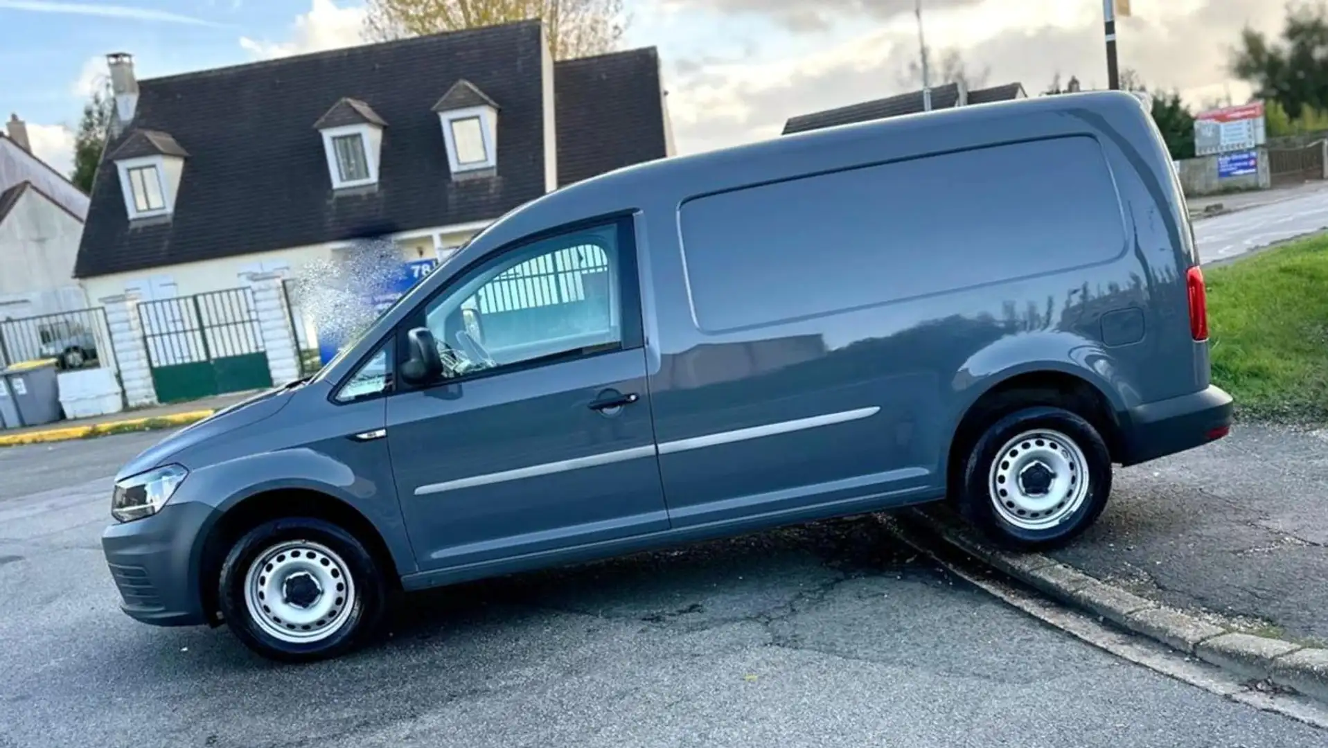 Volkswagen Caddy MAXI 2.0 TDI 102CV DSG6 Business Line 9159HT DISTRIBUTION NEUVE ENTRETIEN A JOUR Gris - 2