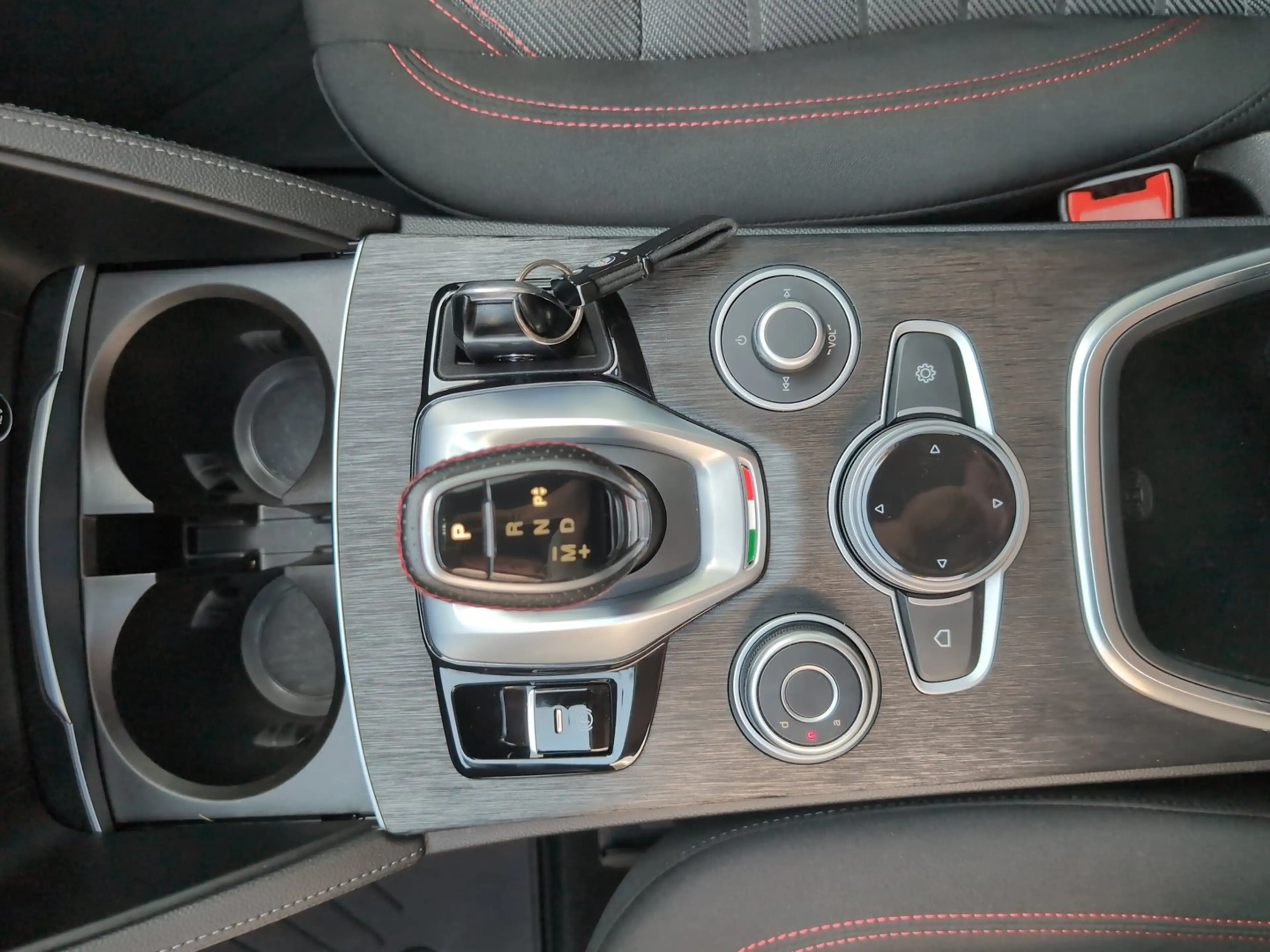 Alfa Romeo Stelvio Business Q4 — photo 14