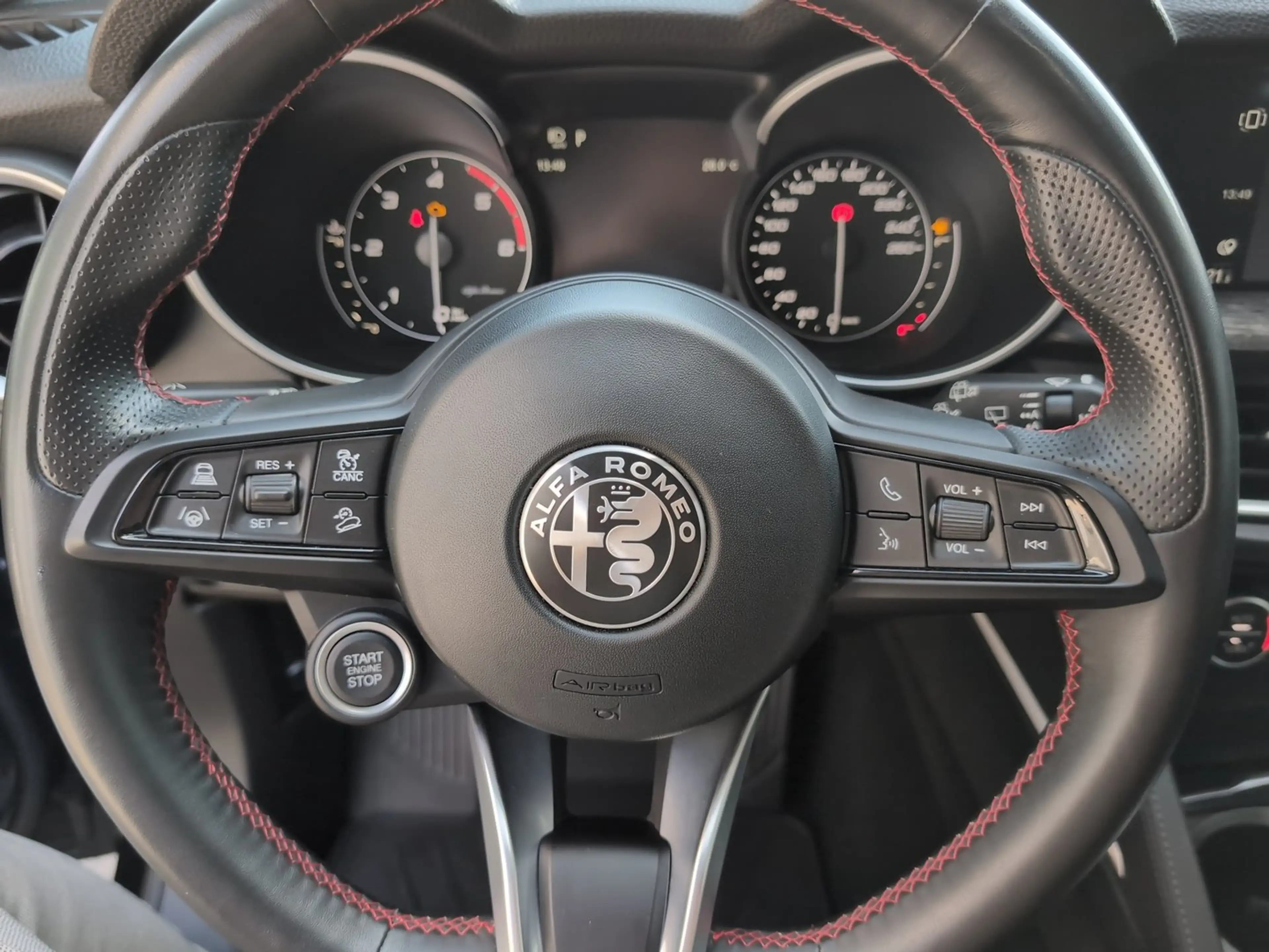 Alfa Romeo Stelvio Business Q4 — photo 13