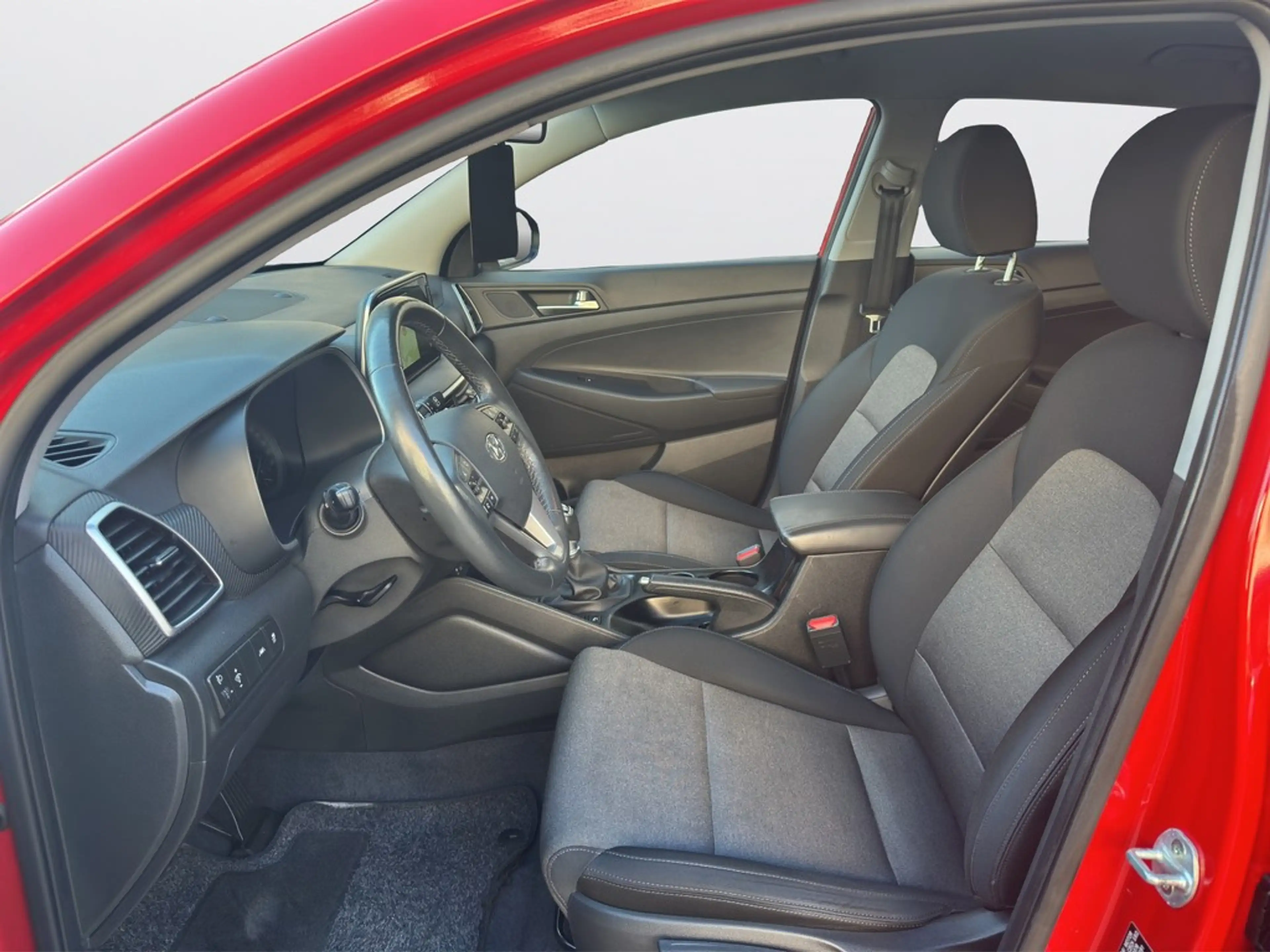 Hyundai TUCSON Advantage 1.6 2WD 6-Gang LED/NAV/RFK — photo 9