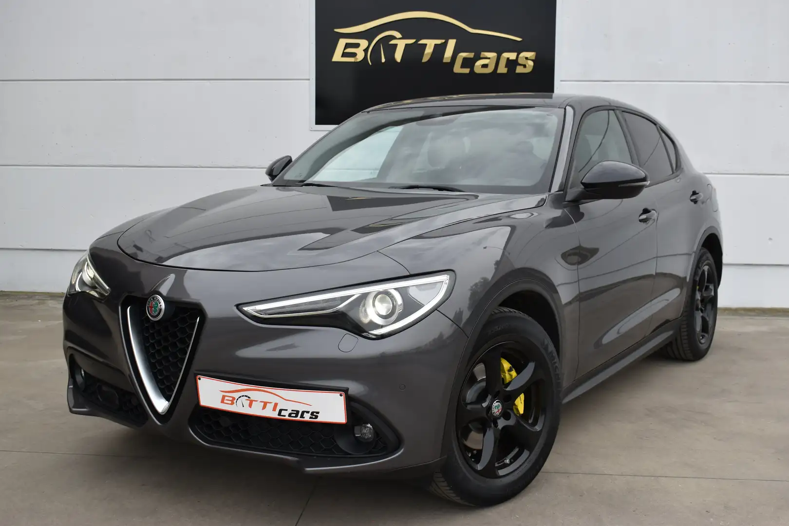 Alfa Romeo Stelvio 2.2JTD Automaat* Navi* 2-zone Airco* PDC* 19" Velg Nero - 1