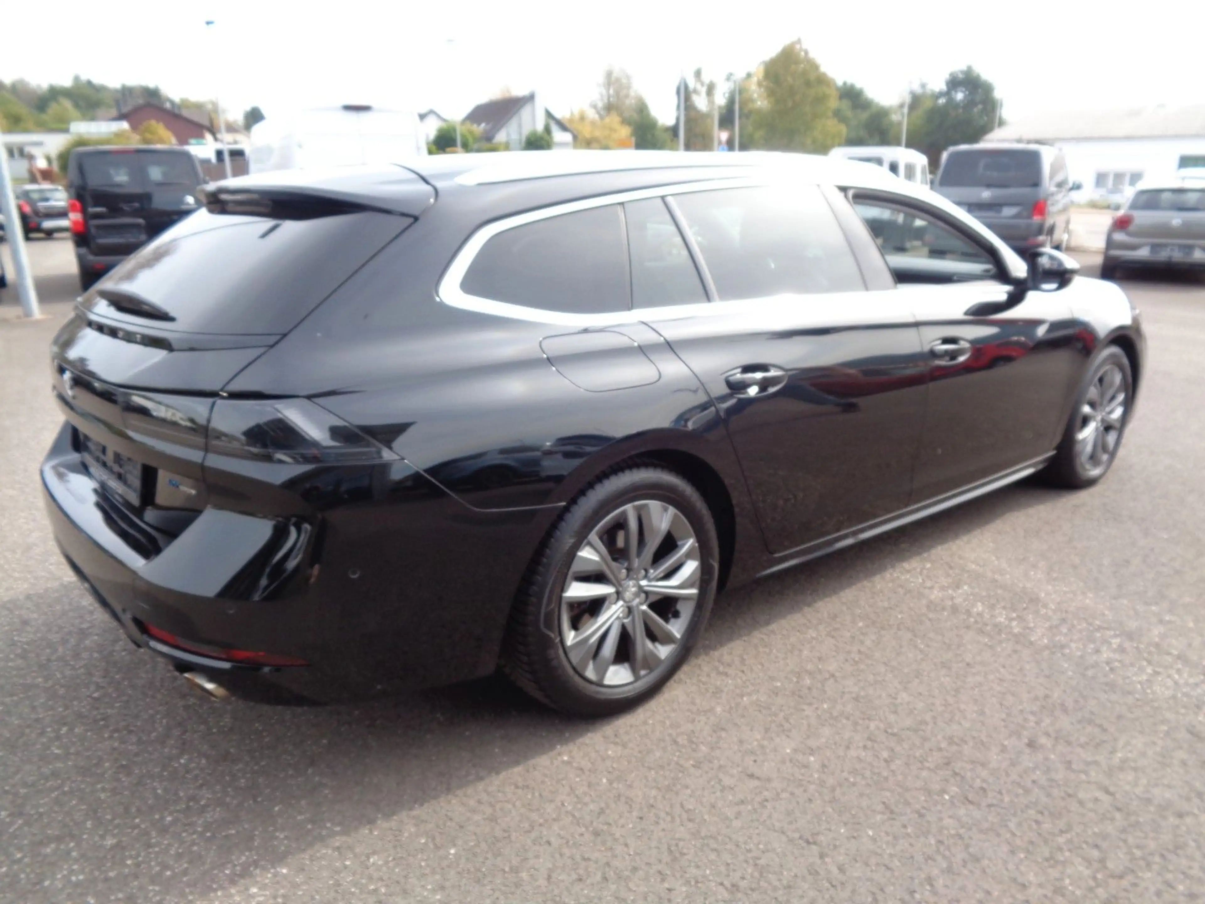 Peugeot 508 SW Hybrid 225 Allure — photo 4