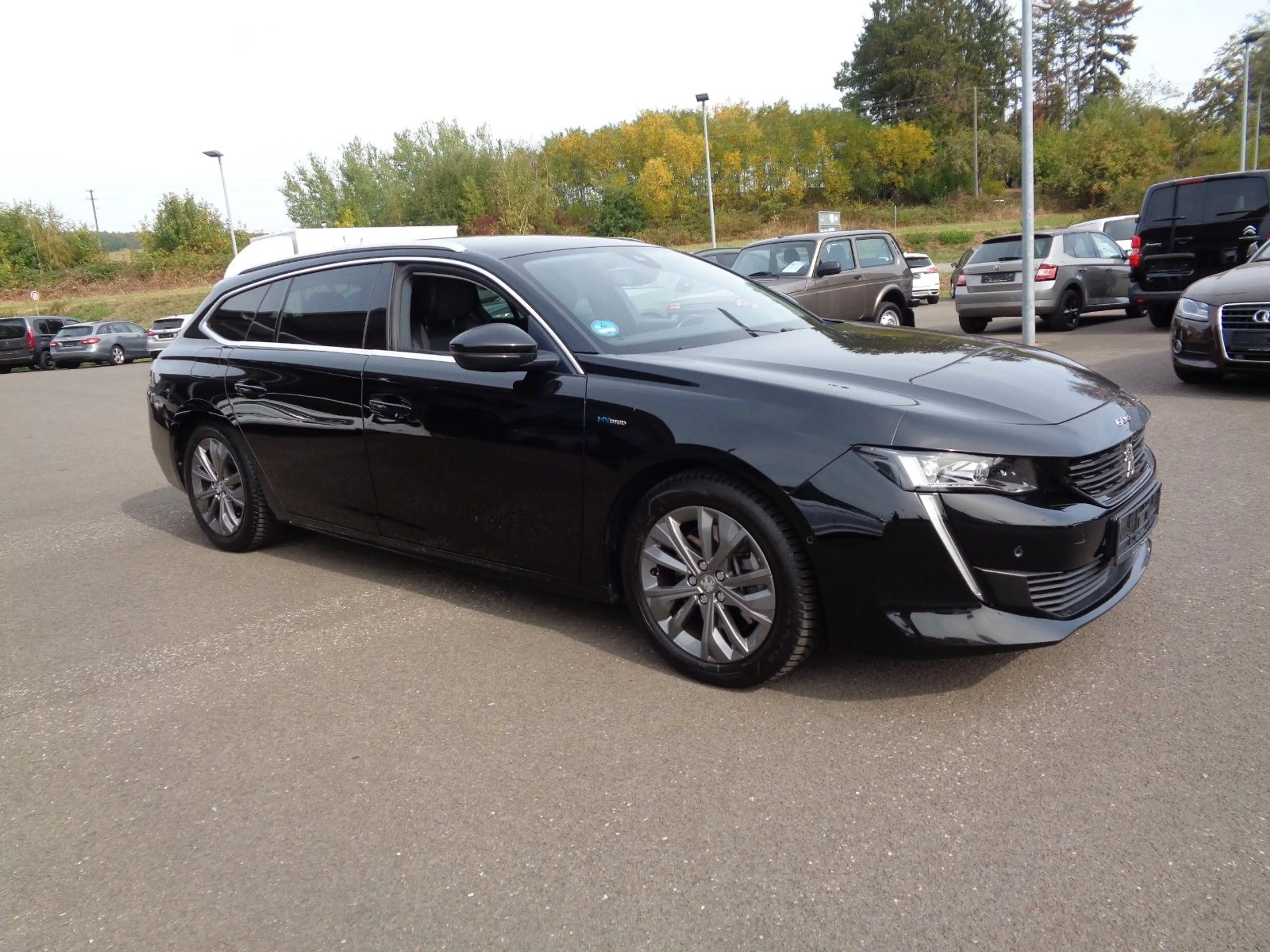 Peugeot 508 SW Hybrid 225 Allure — photo 3