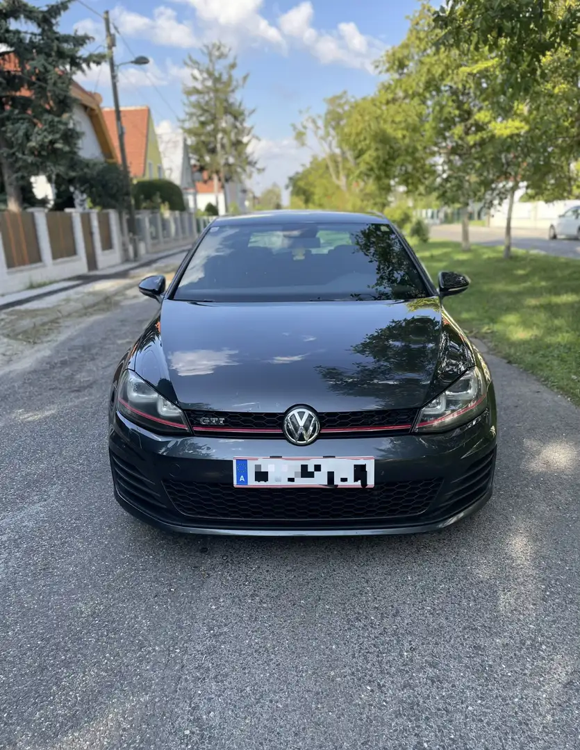 Volkswagen Golf GTI 2,0 TSI DSG Performance - 1