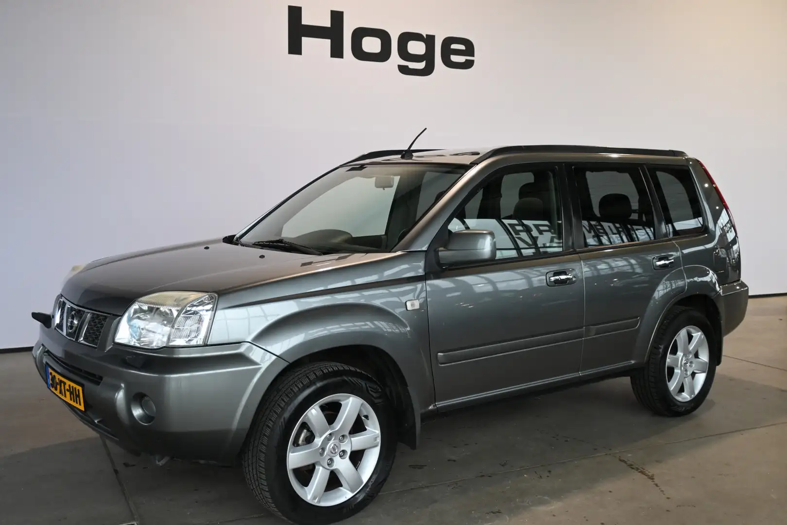 Nissan X-Trail 2.5 4WD Columbia Premium Automaat Navigatie Panora Grijs - 1
