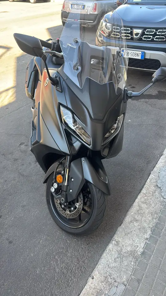 Yamaha Tmax 560