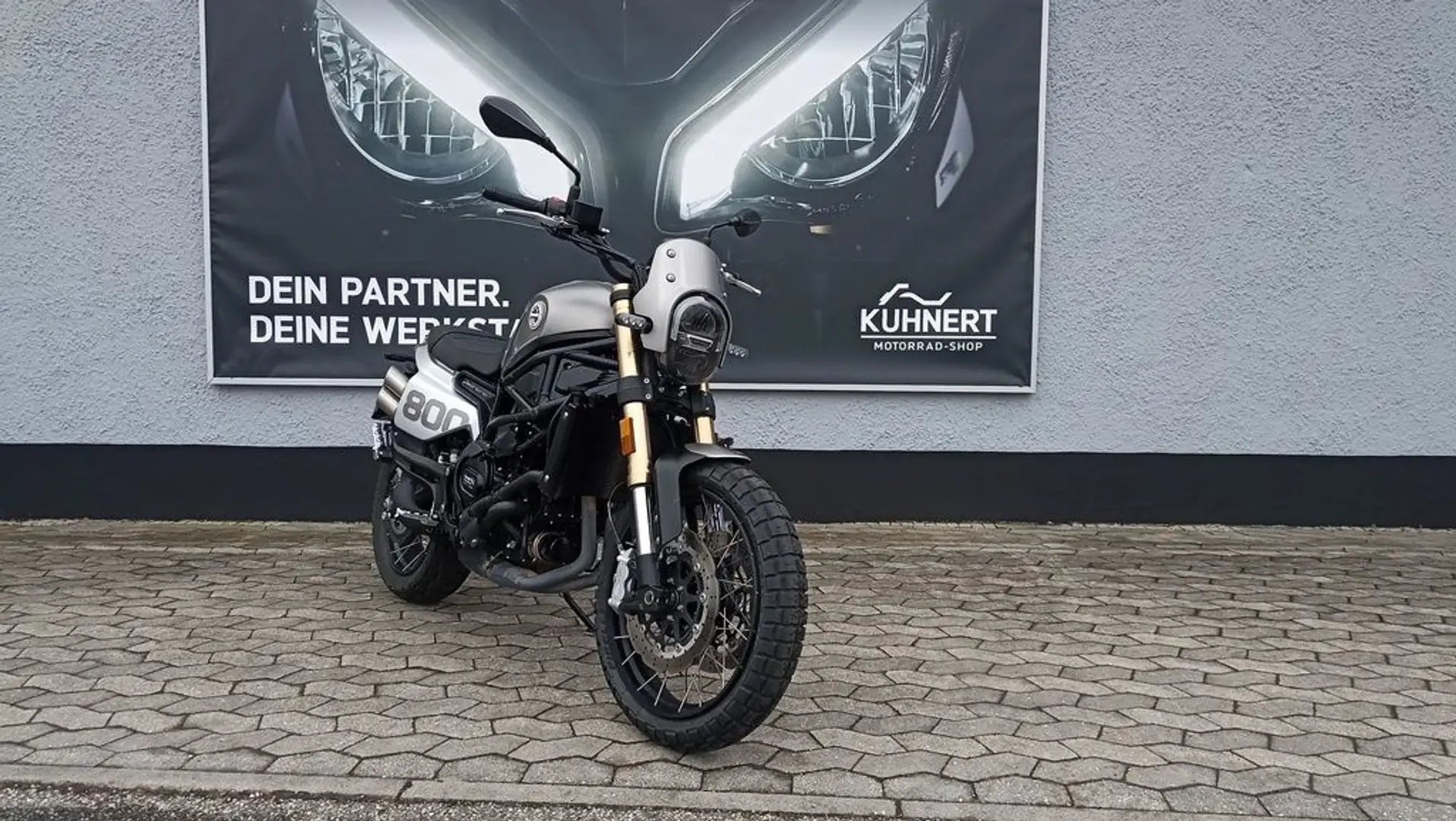 Benelli Leoncino 800 TRAIL - 1.Hand + wenig Kilometer Gris - 1