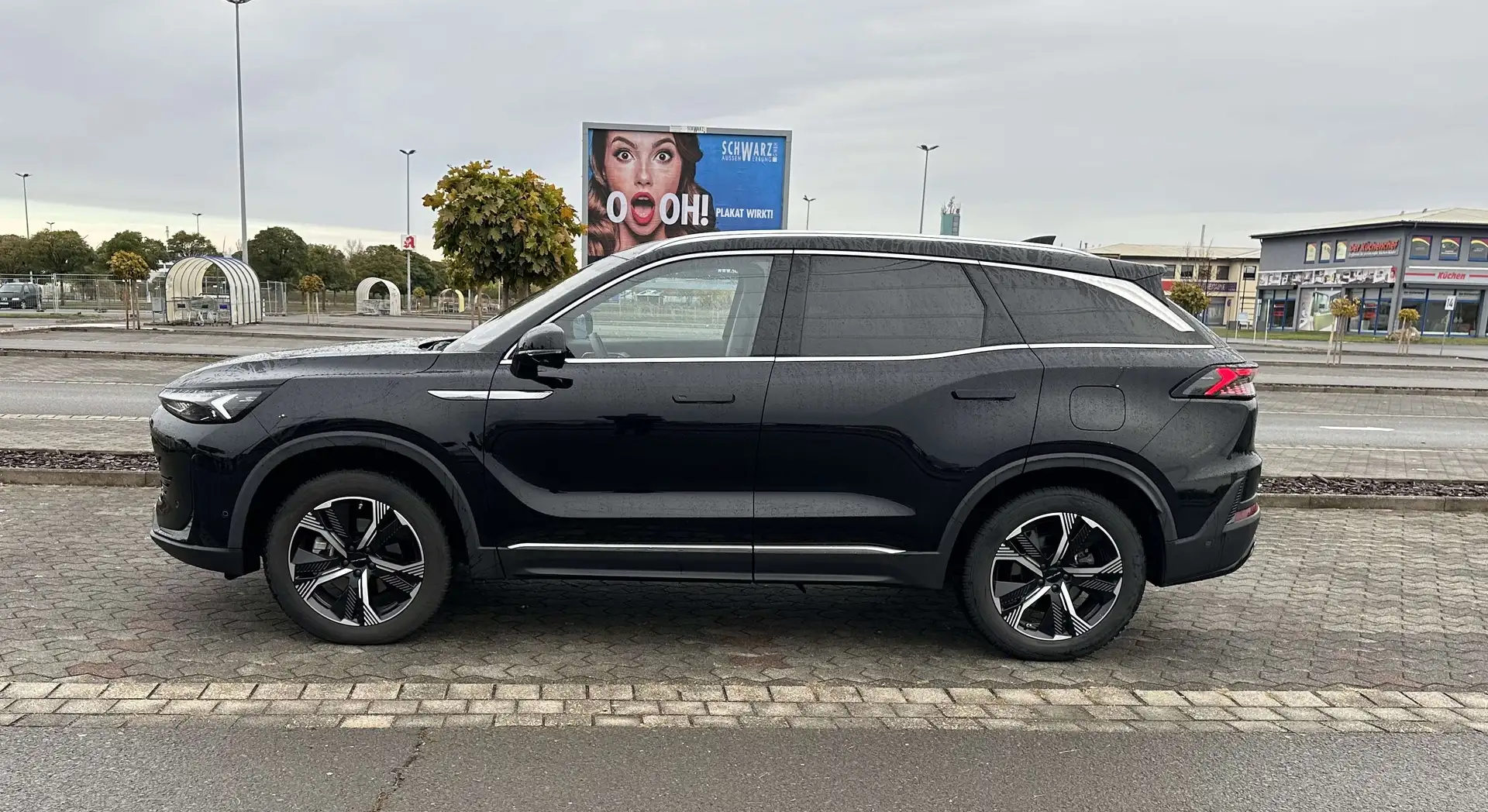 BAIC Beijing X75 Luxury Schwarz - 1