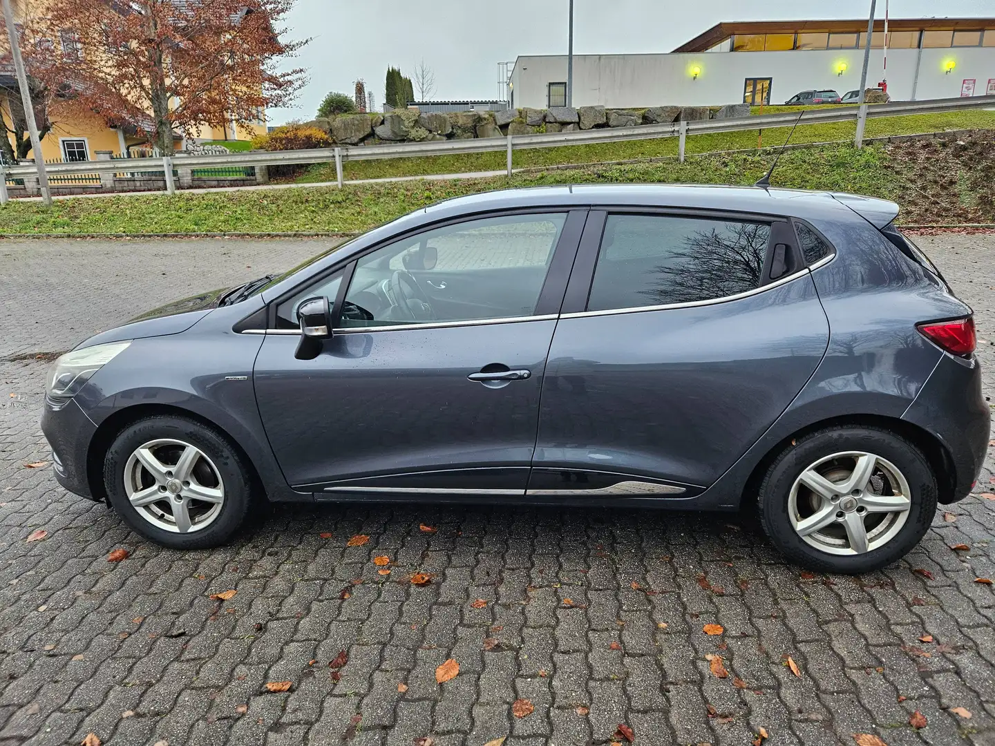 Renault Clio Clio Limited Energy TCe 90 Limited Grau - 1