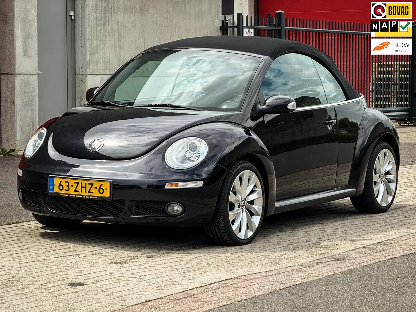 Volkswagen New Beetle Cabriolet 2.0 Highline |Automaat | Airco | Leder | Negru - 1