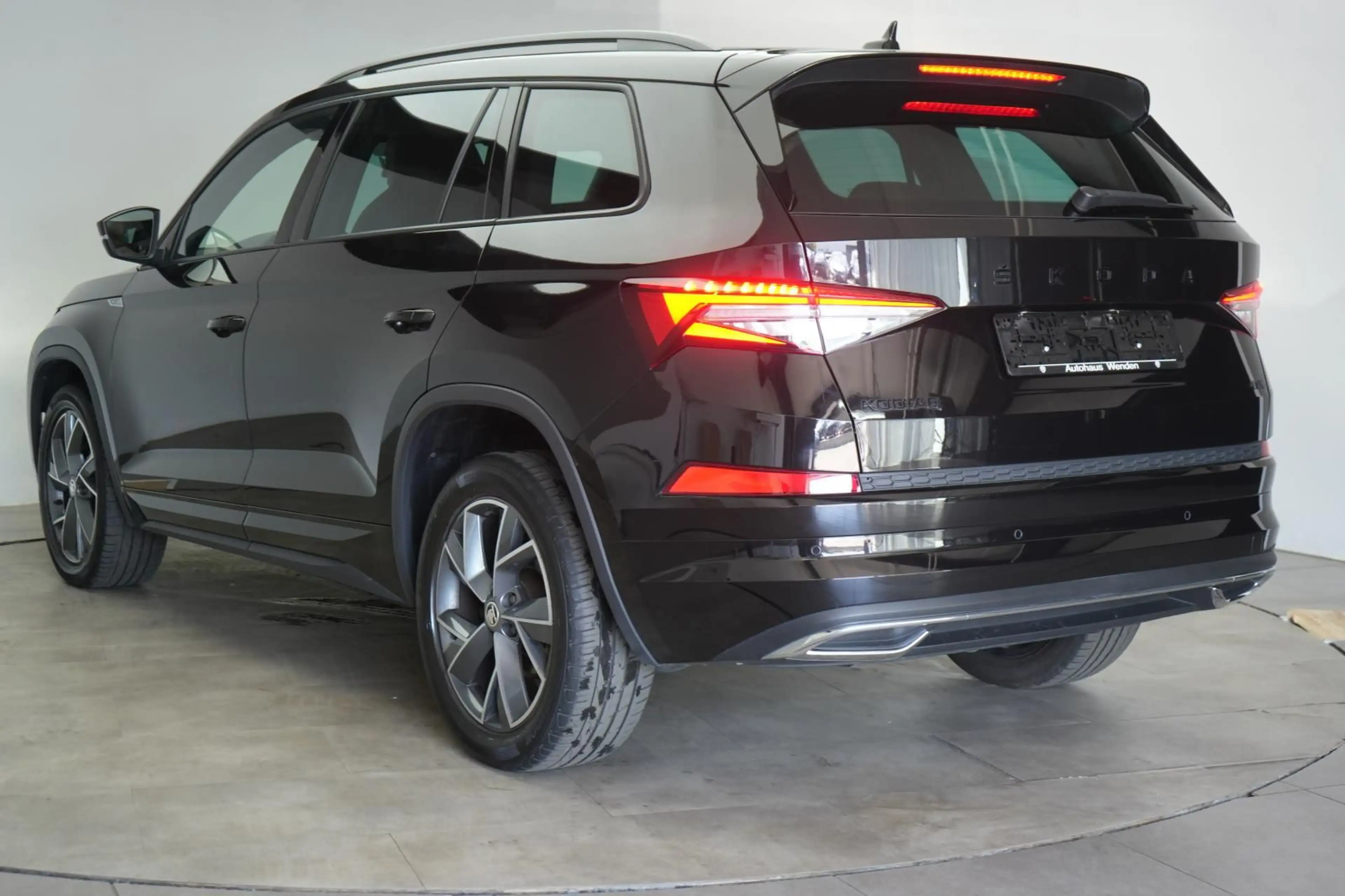 Skoda Kodiaq 2.0 TDI 4x4 DSG Sportline ACC/Virtual/Mat — photo 4