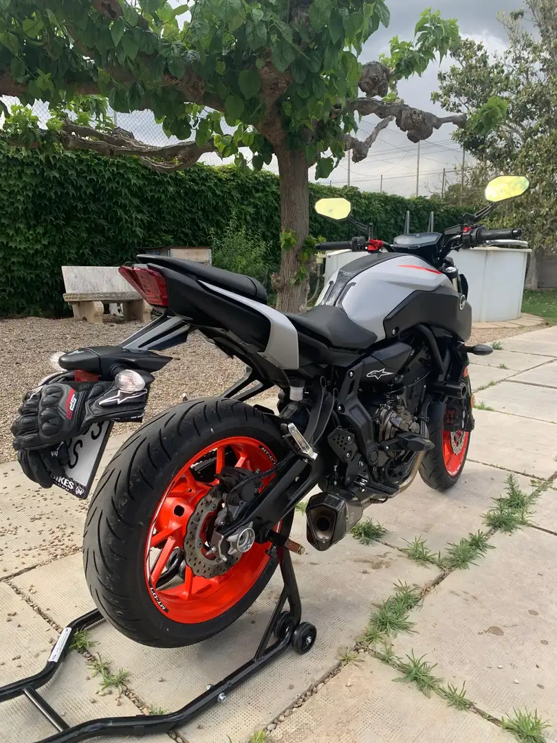Yamaha MT-07 YAMAHA MT-07 2019 / Limitada A2 / Escape MIVV / Mo Naranja - 1
