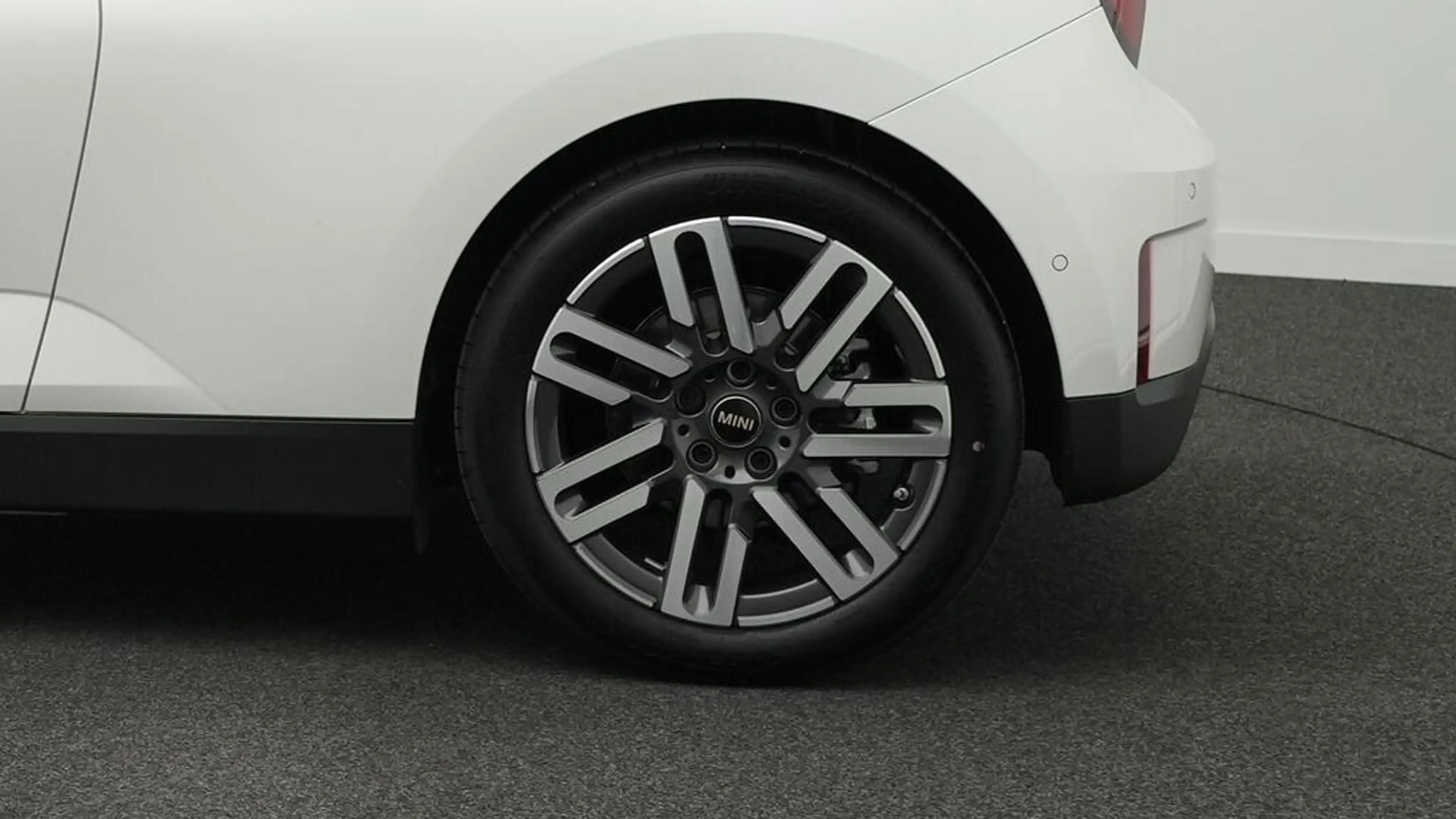 MINI Cooper E Classic Trim — photo 13