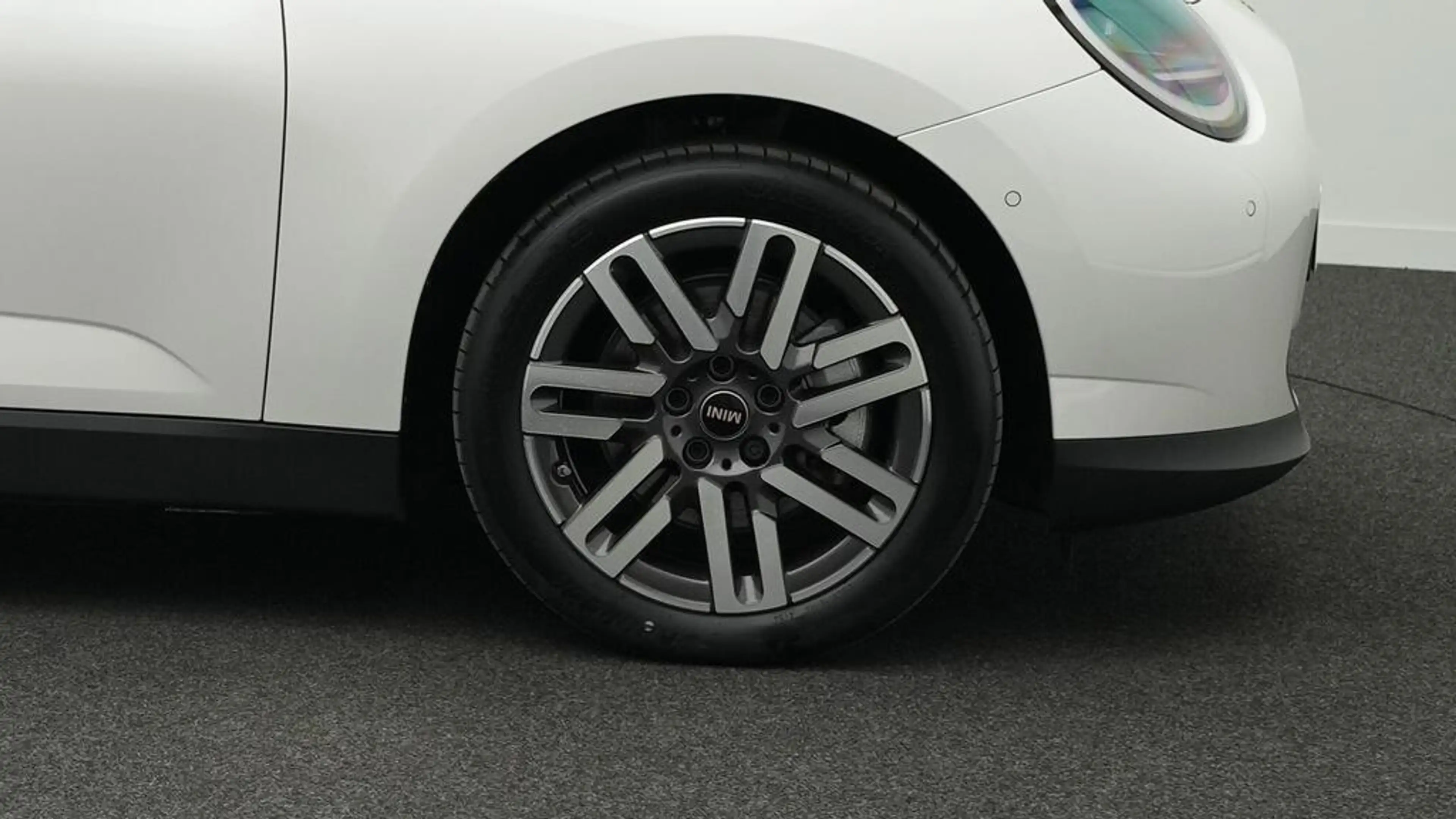 MINI Cooper E Classic Trim — photo 12