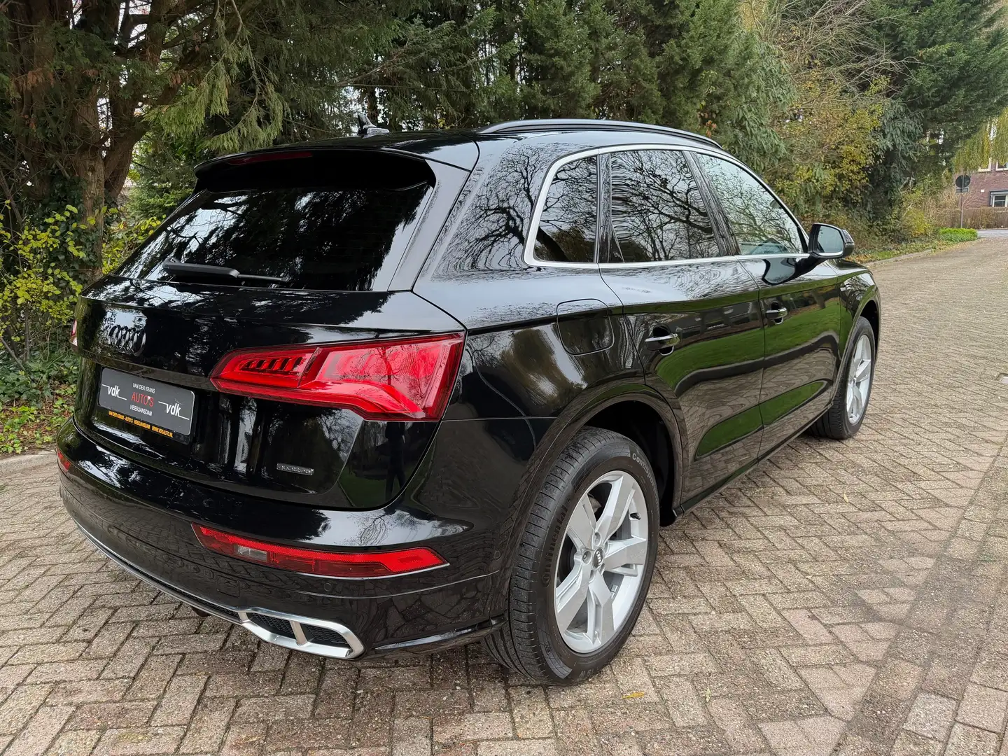 Audi Q5 55TFSi Quattro VOL MET OPTIES Zwart - 2