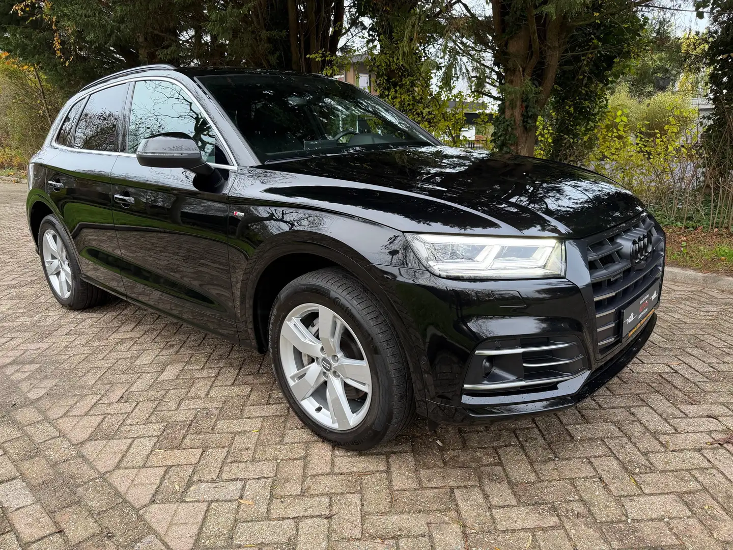 Audi Q5 55TFSi Quattro VOL MET OPTIES Zwart - 1