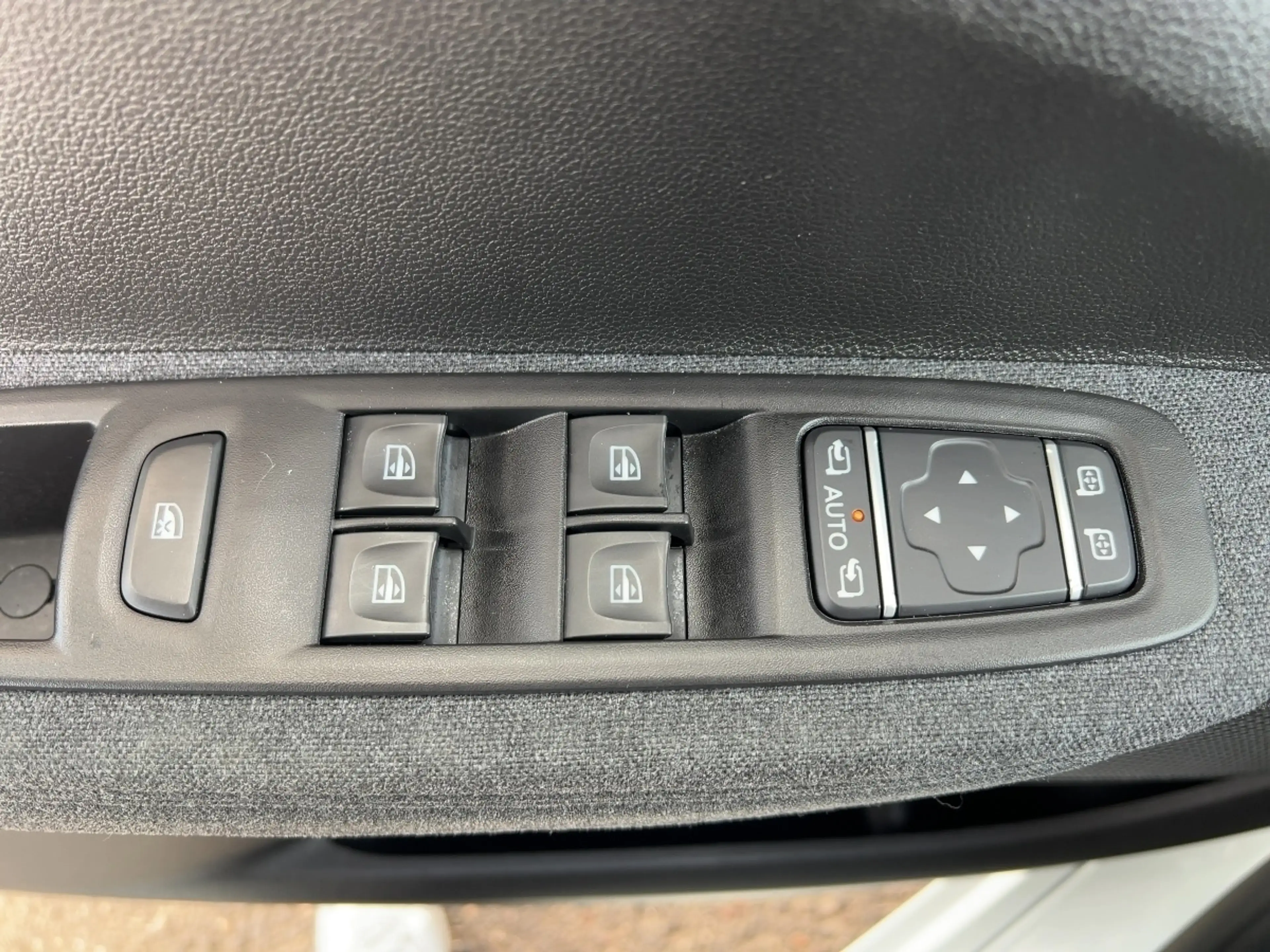 Renault ZOE E-Tech 100% el. Techno EV50 135hp PDC KLIMA BT — photo 20