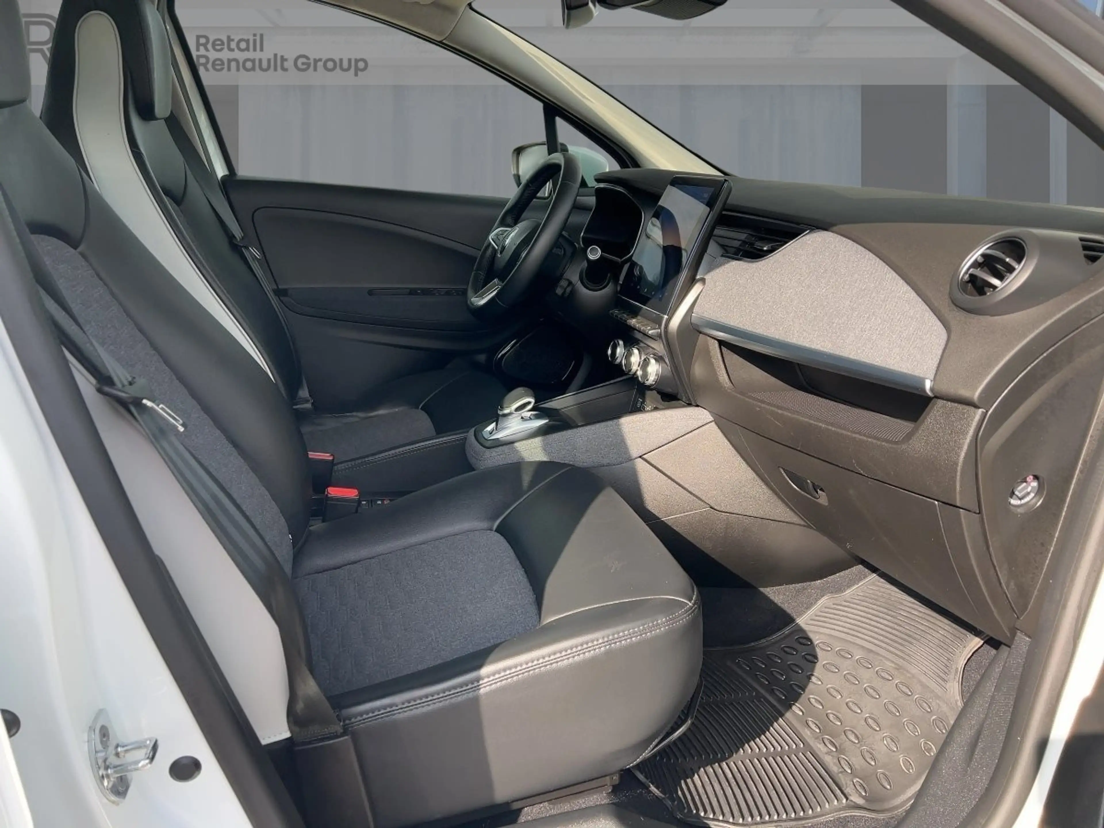 Renault ZOE E-Tech 100% el. Techno EV50 135hp PDC KLIMA BT — photo 8
