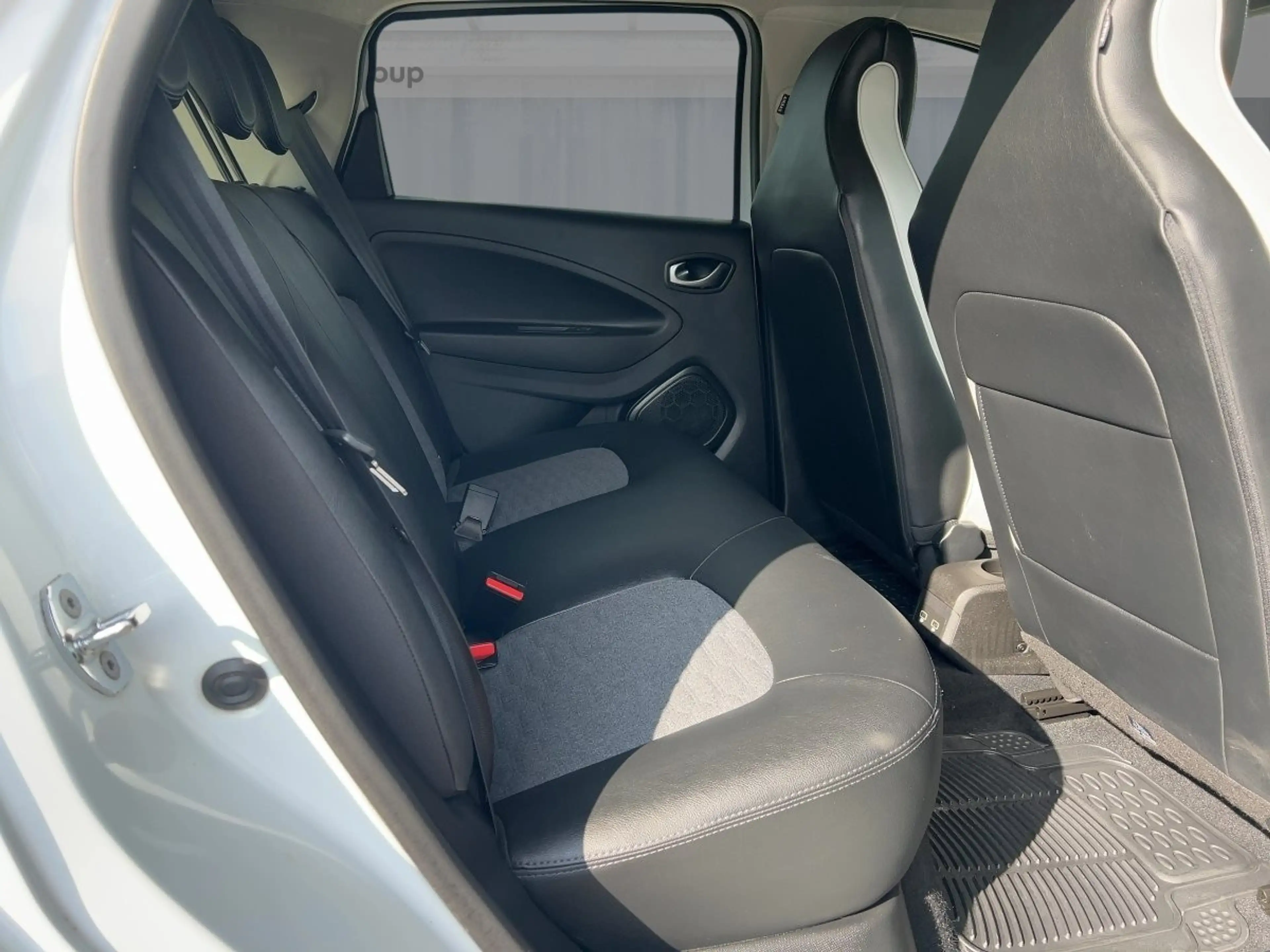 Renault ZOE E-Tech 100% el. Techno EV50 135hp PDC KLIMA BT — photo 9