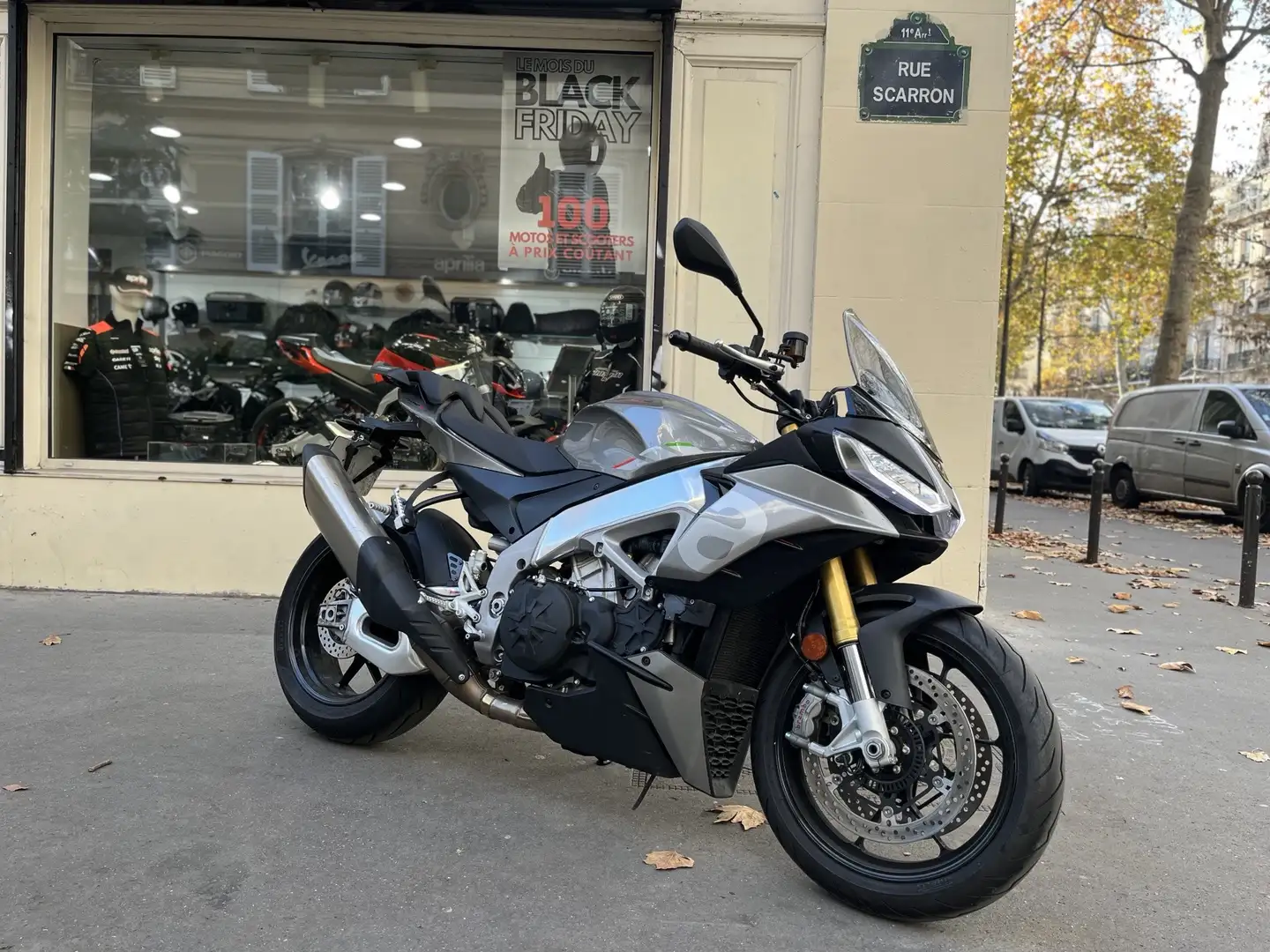 Aprilia Tuono Gris - 1