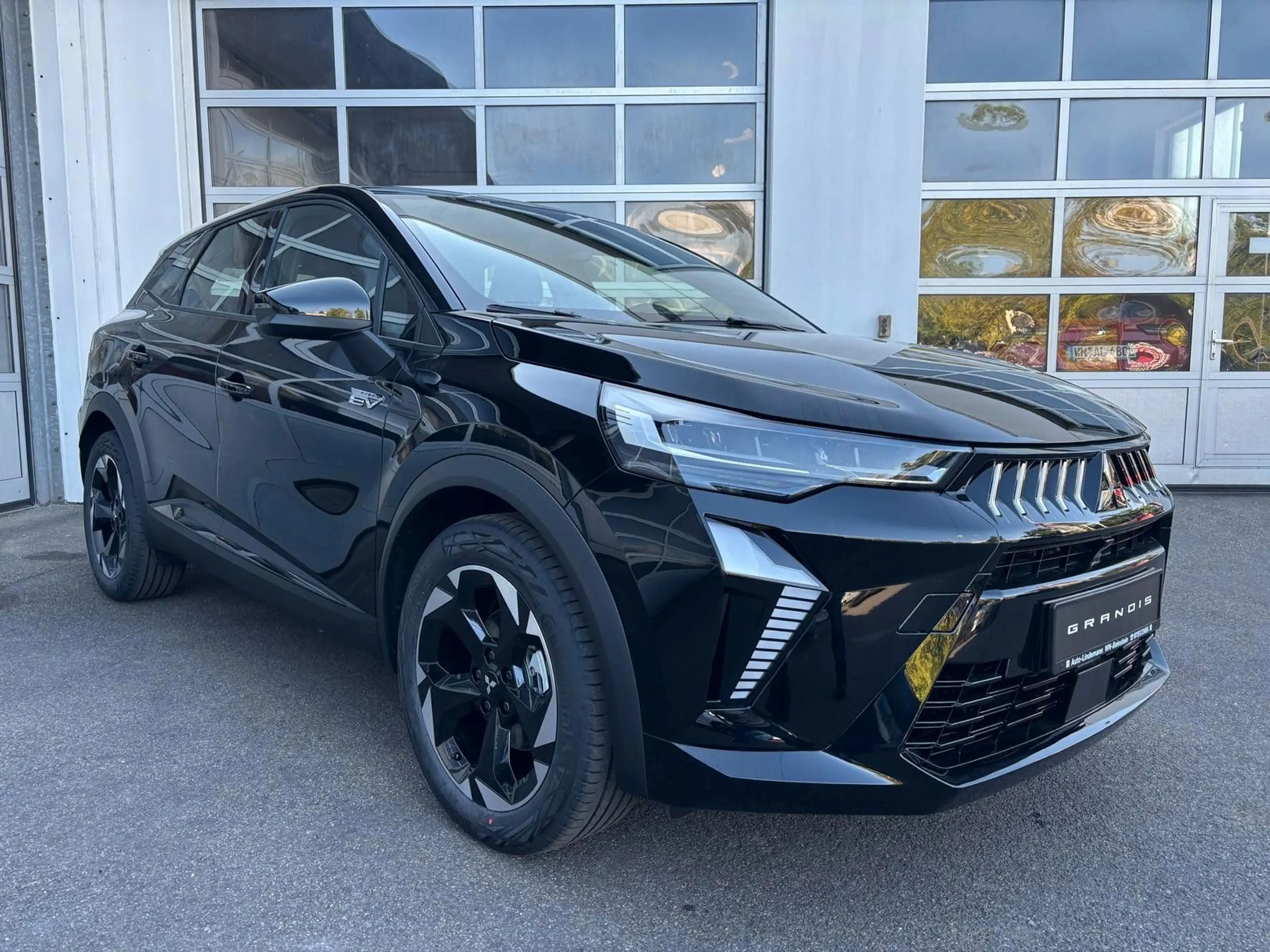Mitsubishi Grandis Diamant PLUS  1.8 Hybrid — photo 2