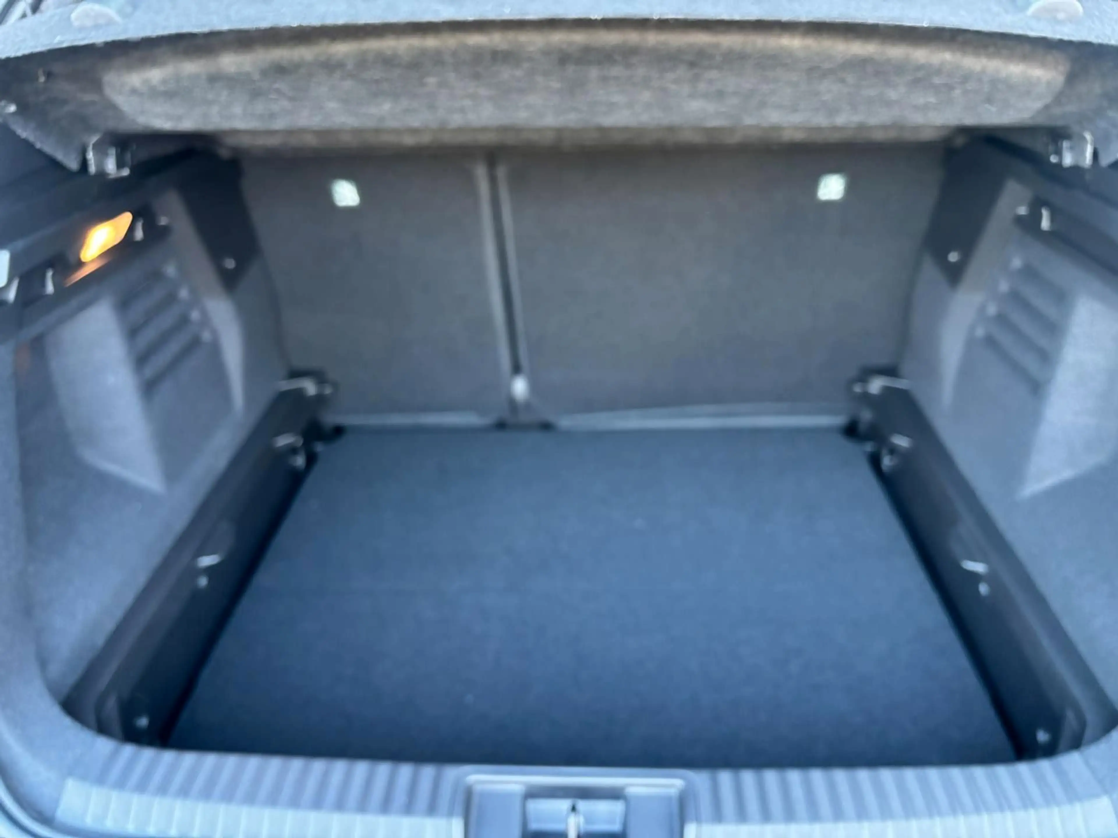 Mitsubishi Grandis Diamant PLUS  1.8 Hybrid — photo 15