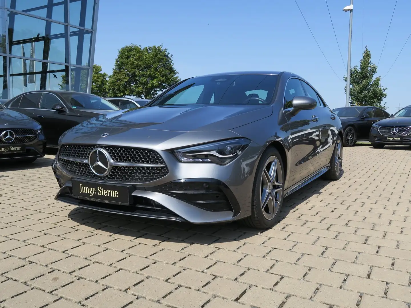Mercedes-Benz CLA 200 AMG Line Advanced Plus Keyless CarPlay Grau - 1